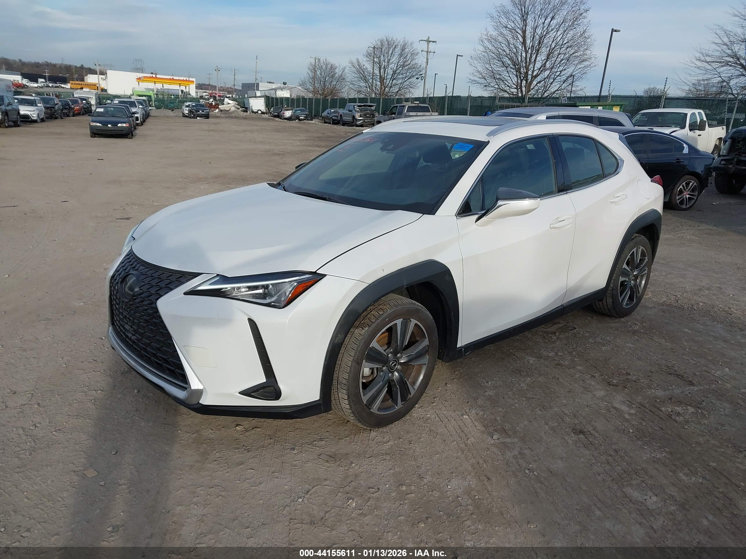 LEXUS UX image 2