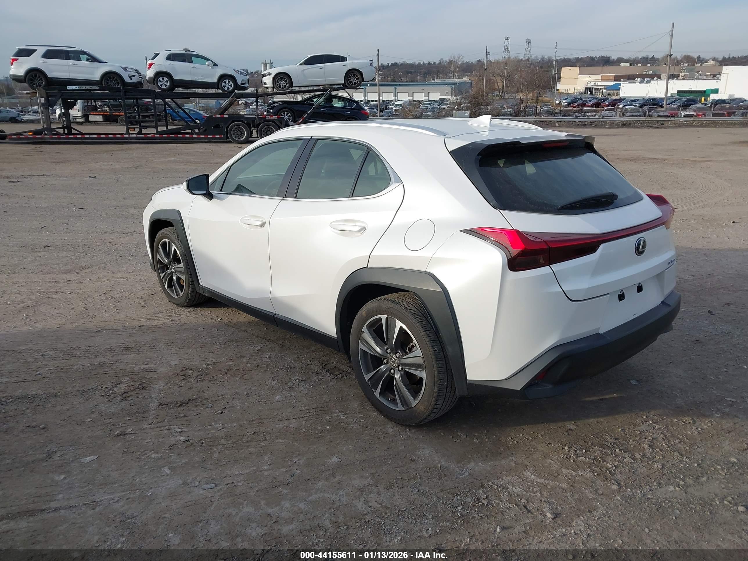 LEXUS UX image 3