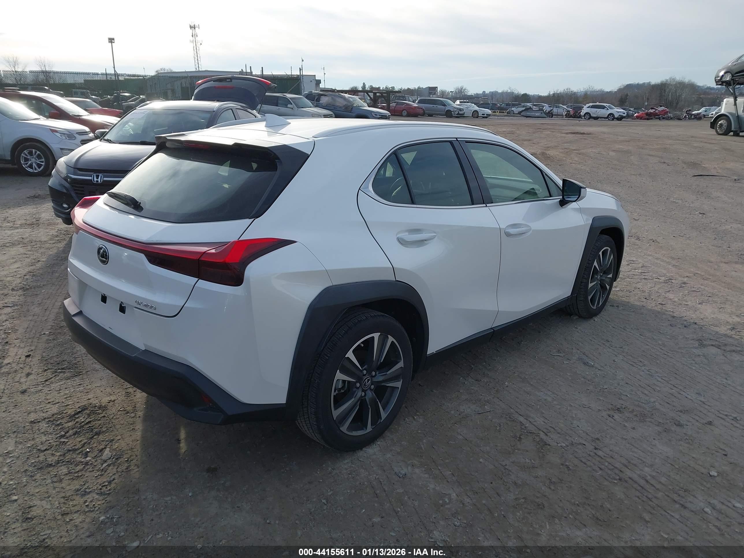 LEXUS UX image 4