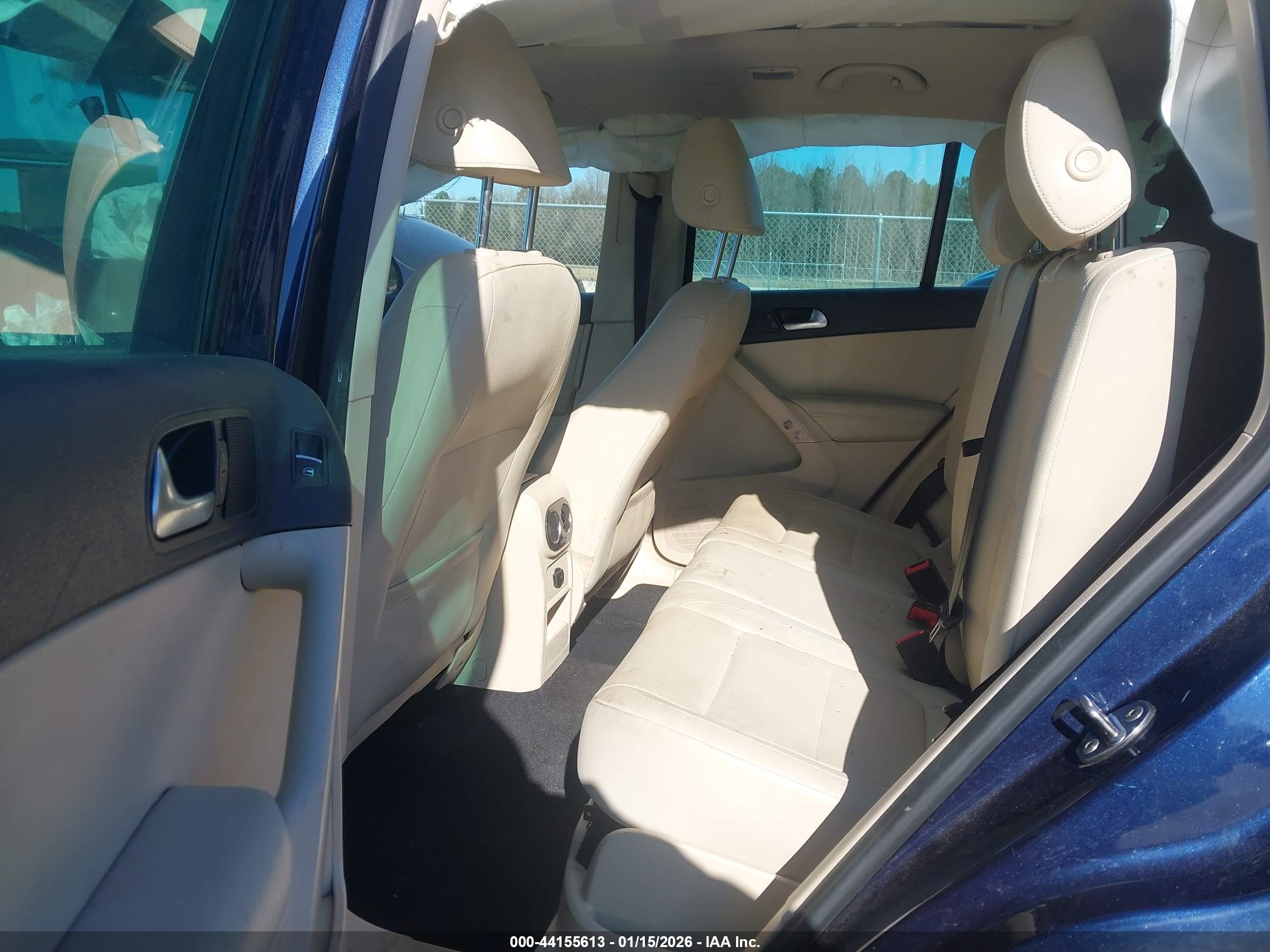 VOLKSWAGEN TIGUAN image 8