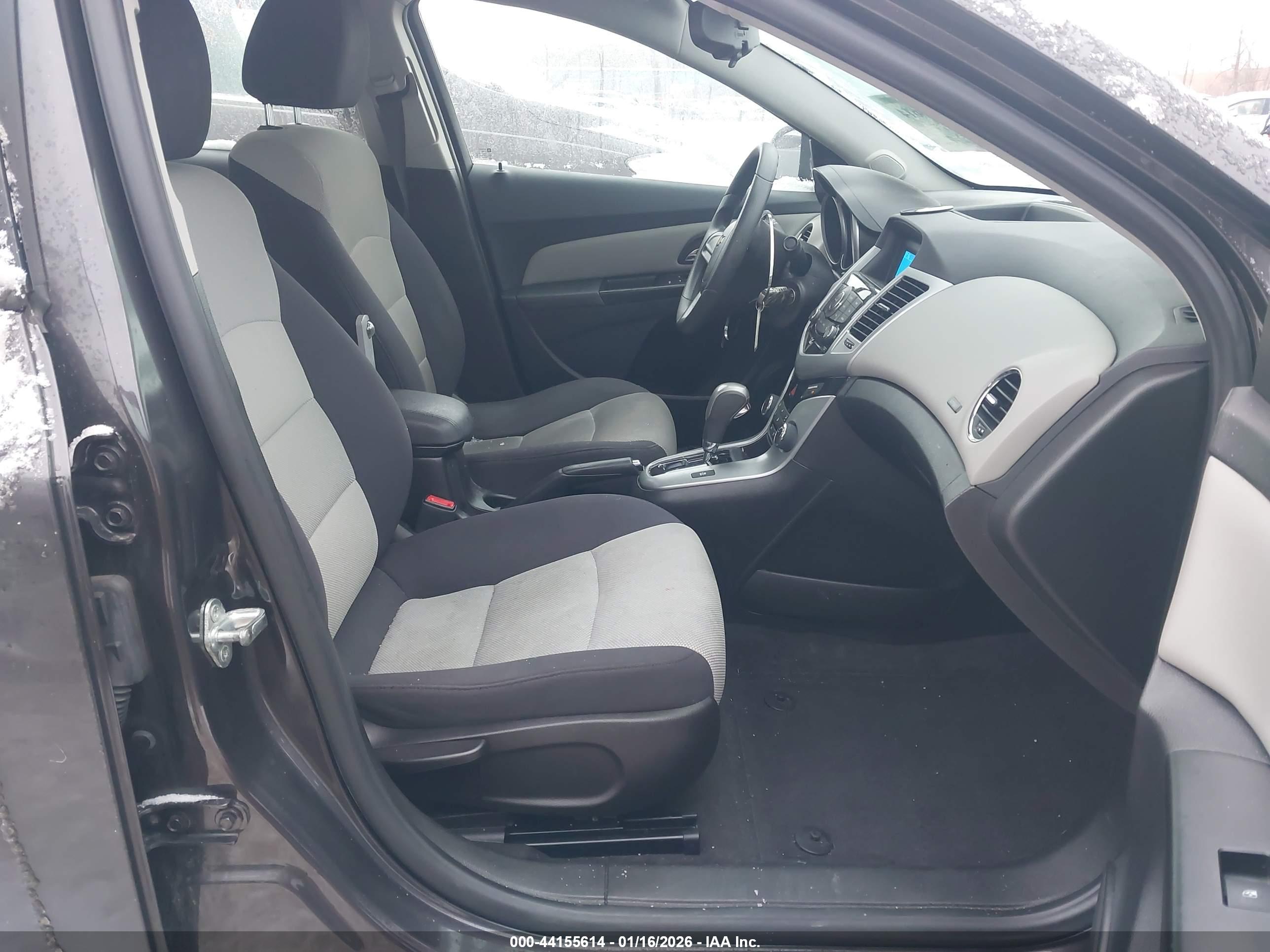 CHEVROLET CRUZE image 5