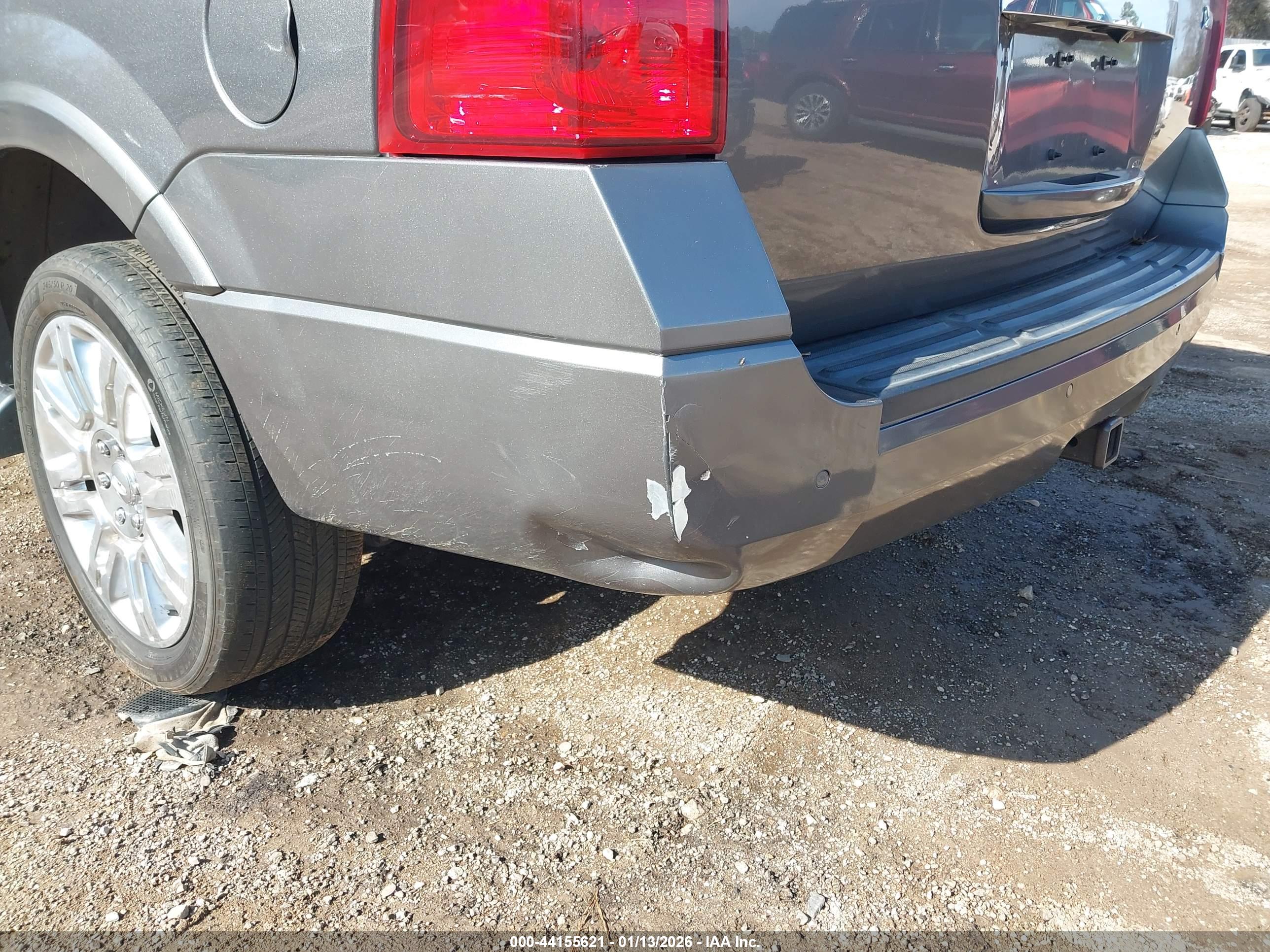 FORD EXPEDITION image 6