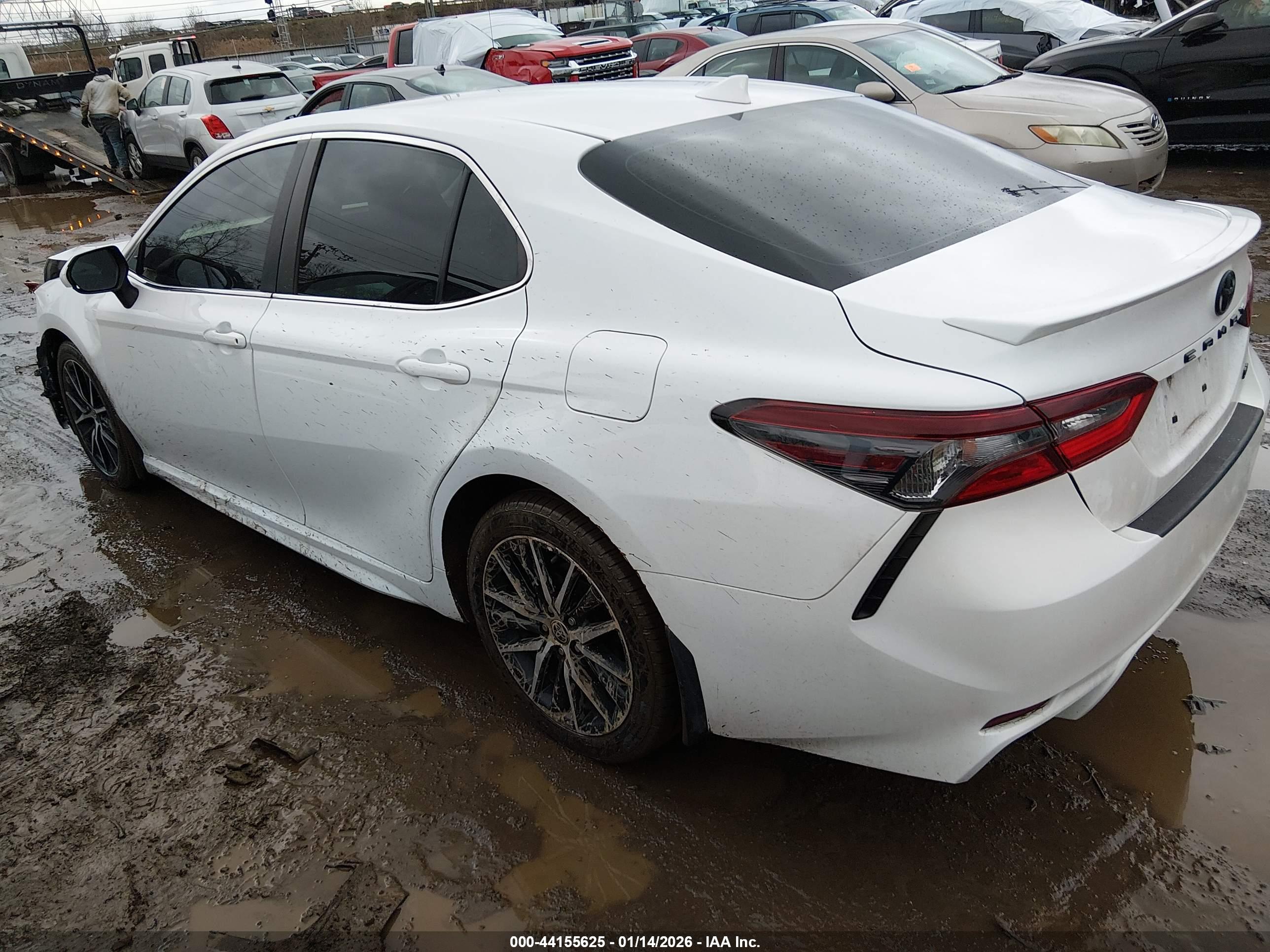 TOYOTA CAMRY image 3