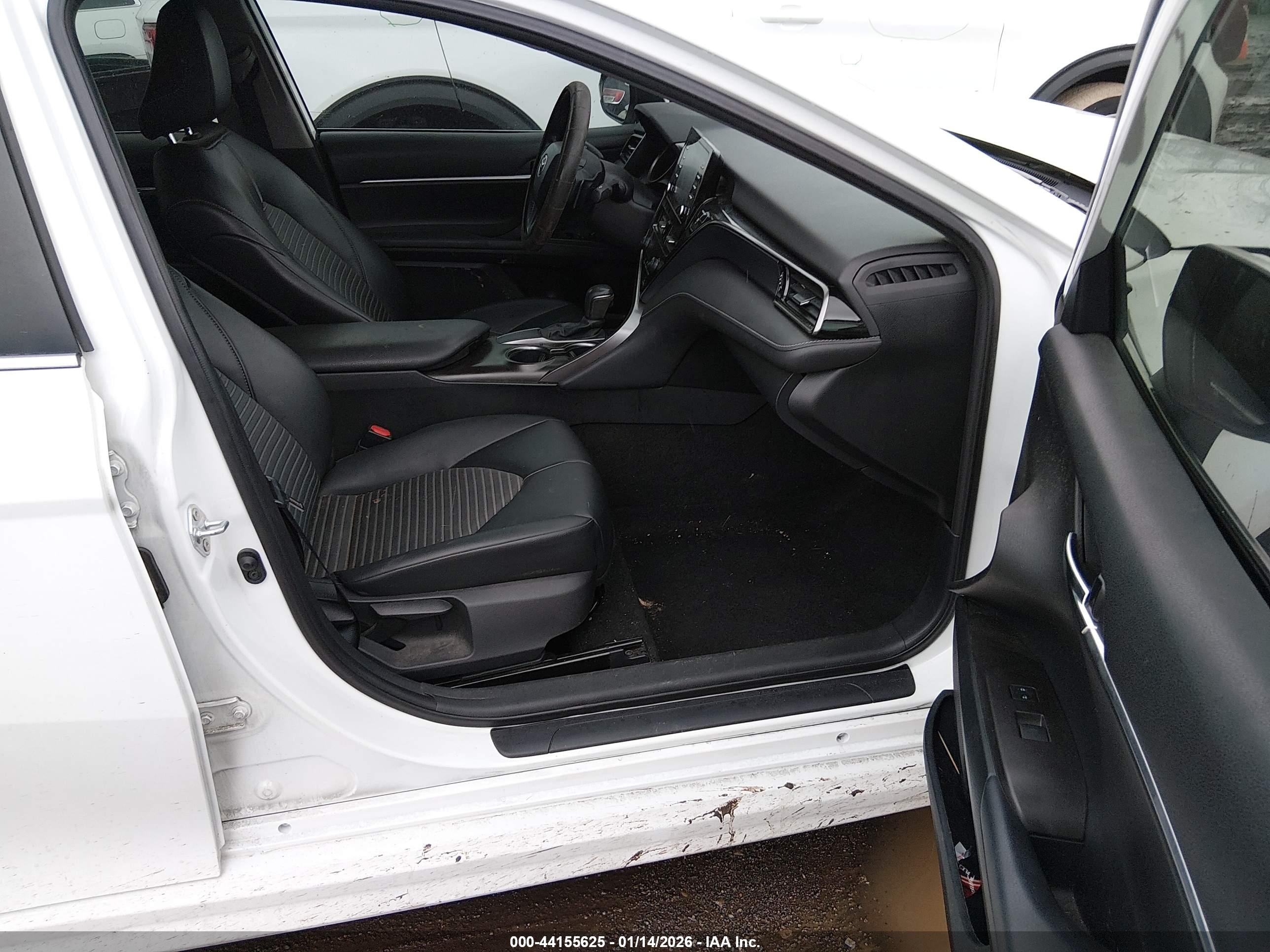 TOYOTA CAMRY image 5