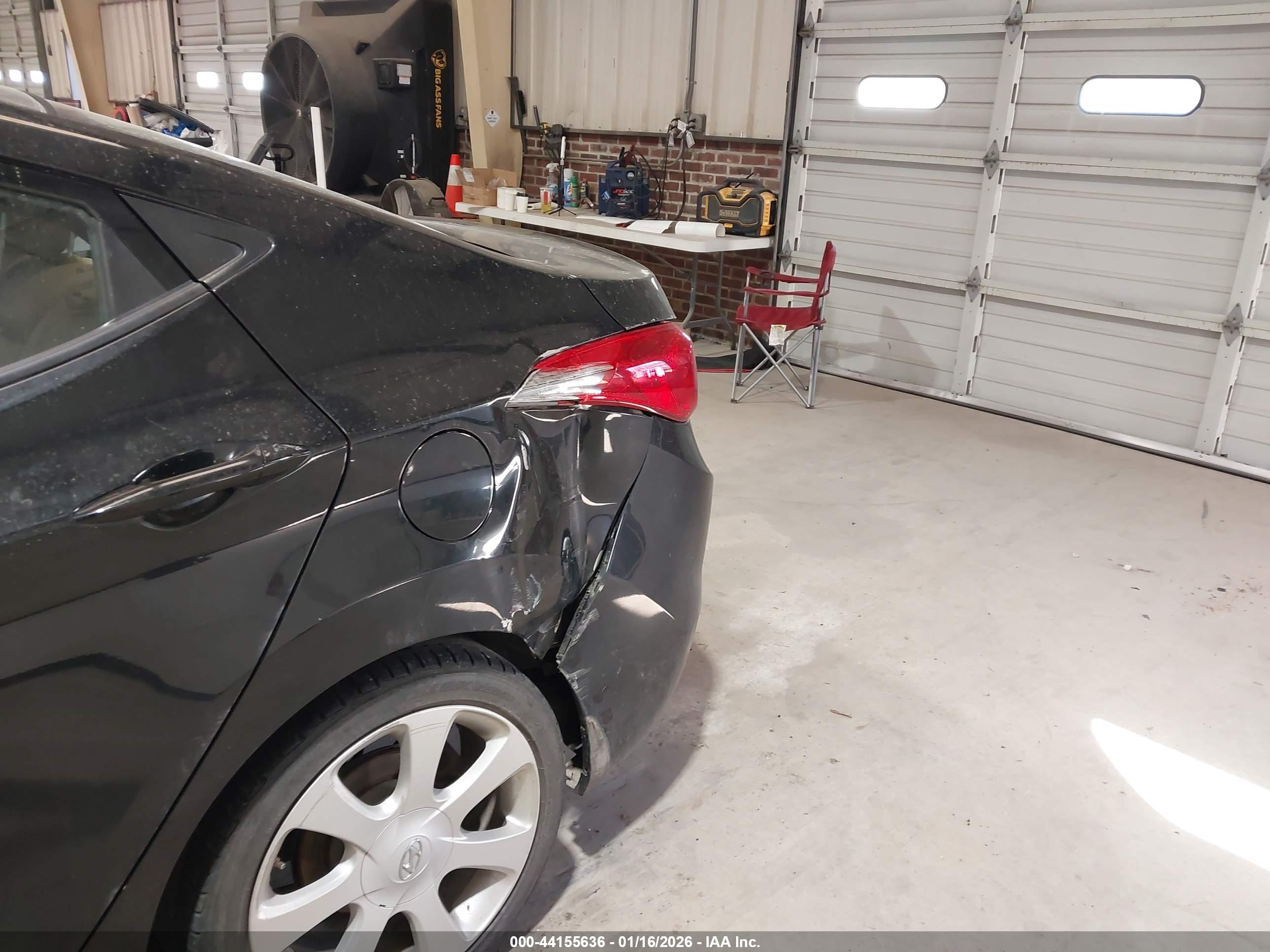 HYUNDAI ELANTRA image 6