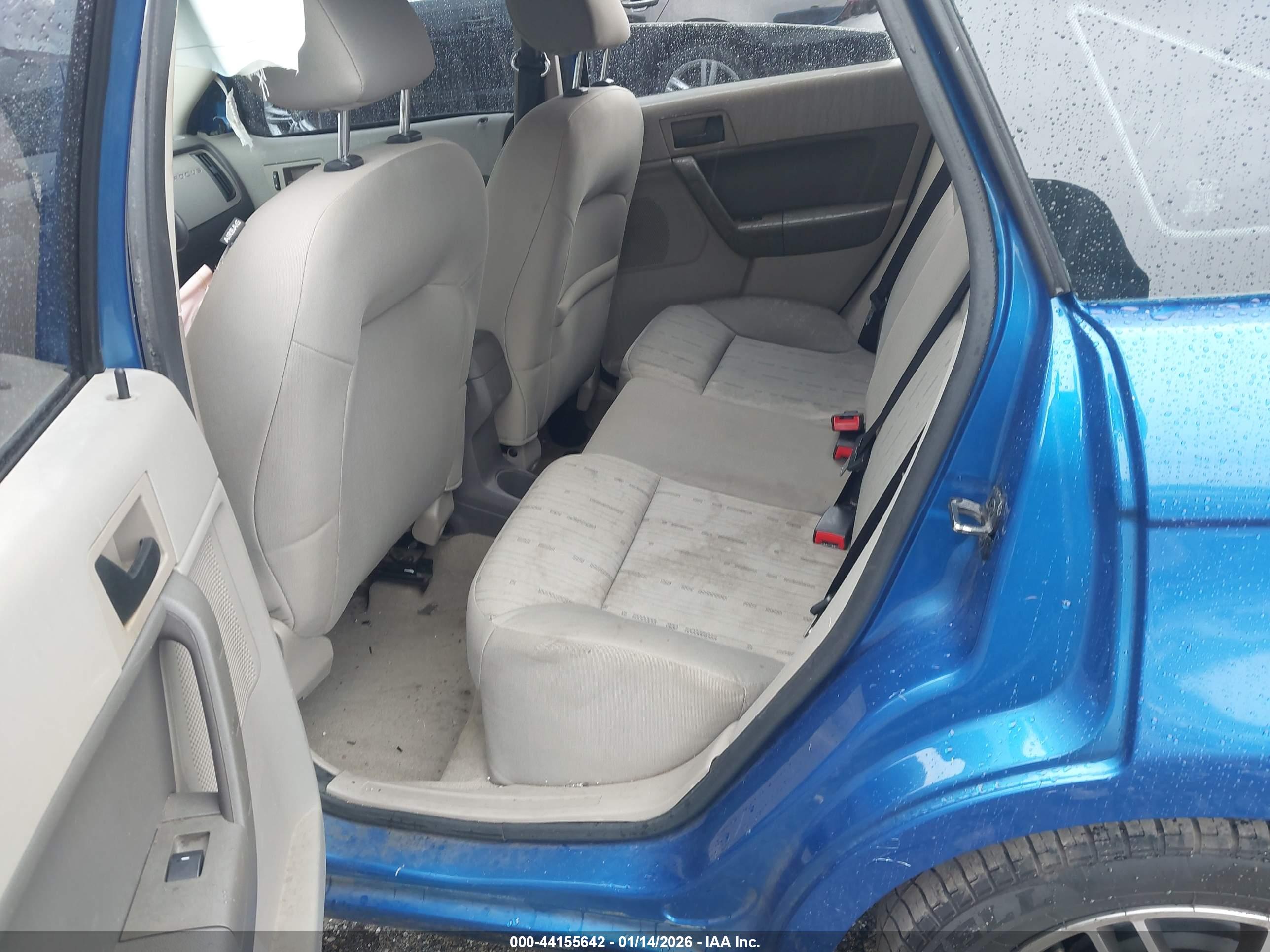 FORD FOCUS image 8