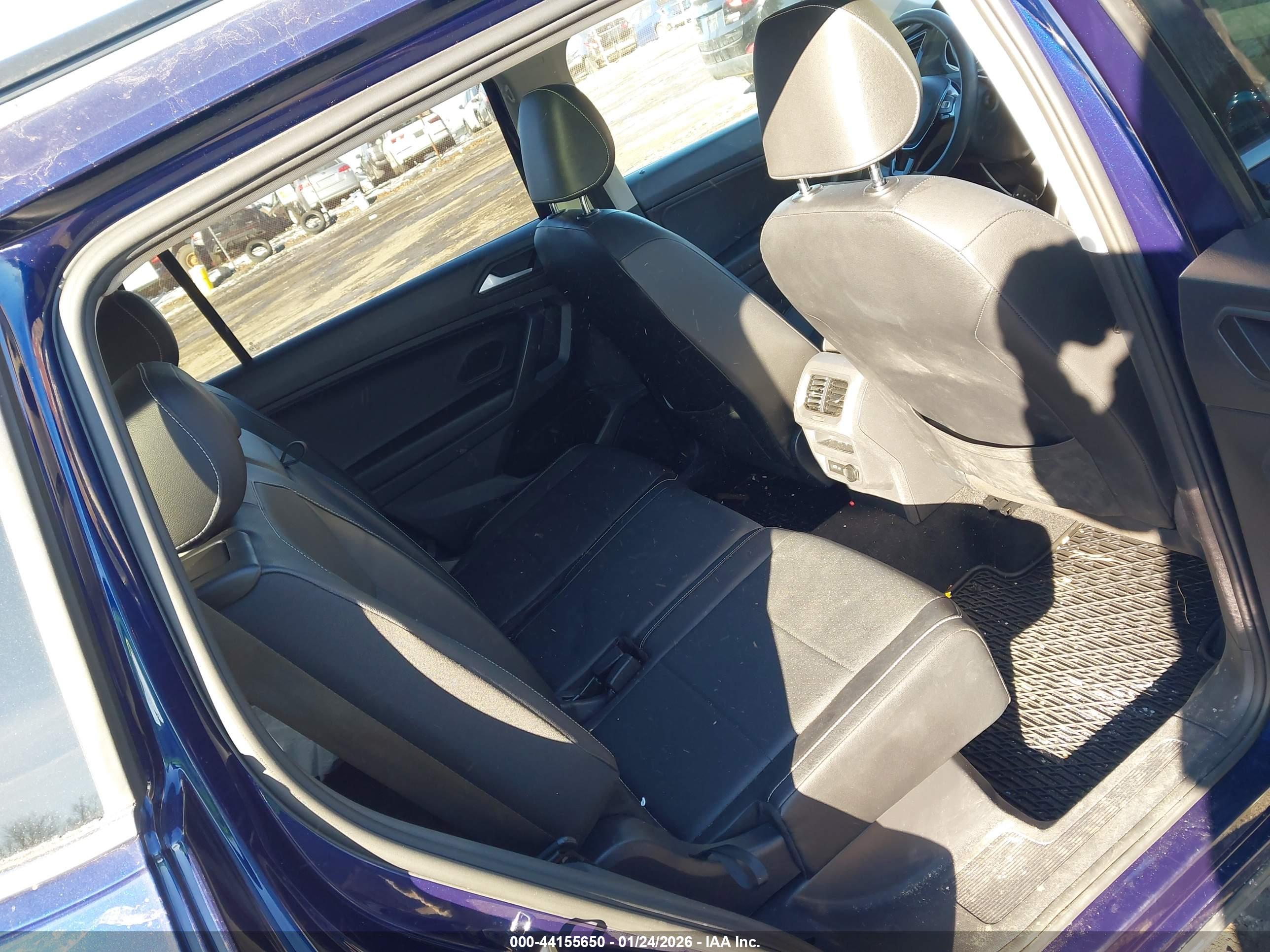 VOLKSWAGEN TIGUAN image 8