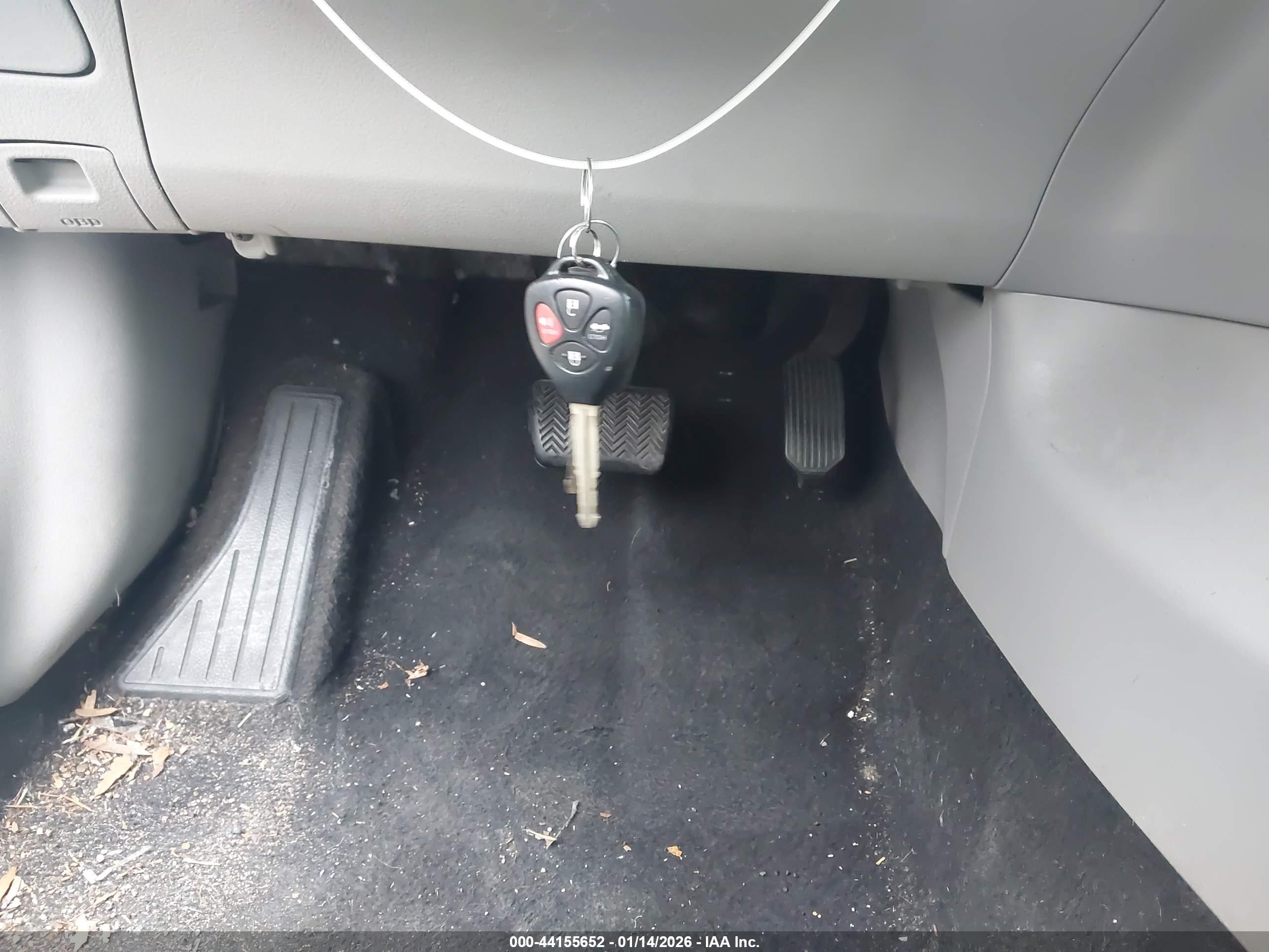 TOYOTA COROLLA image 11
