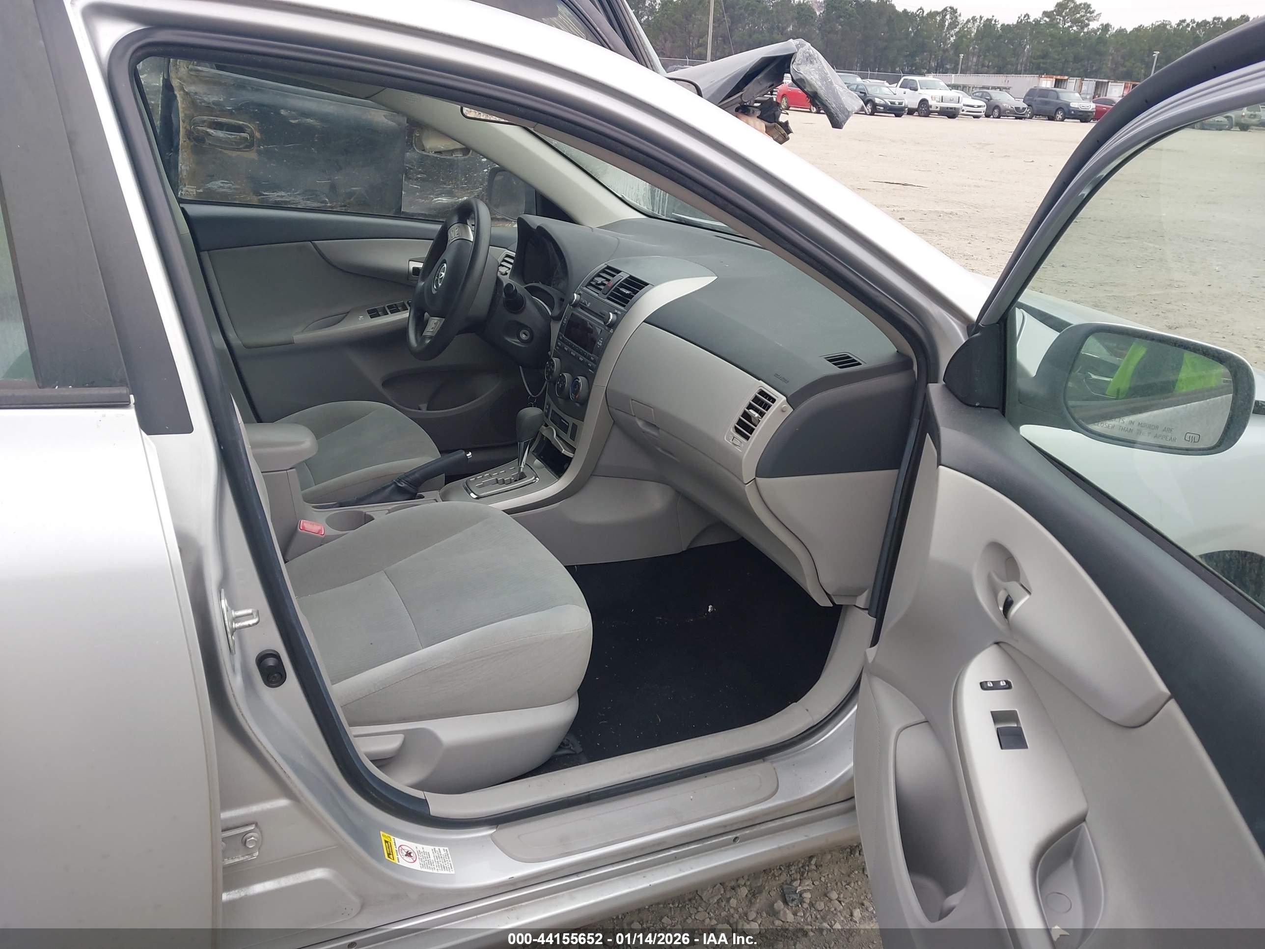 TOYOTA COROLLA image 5