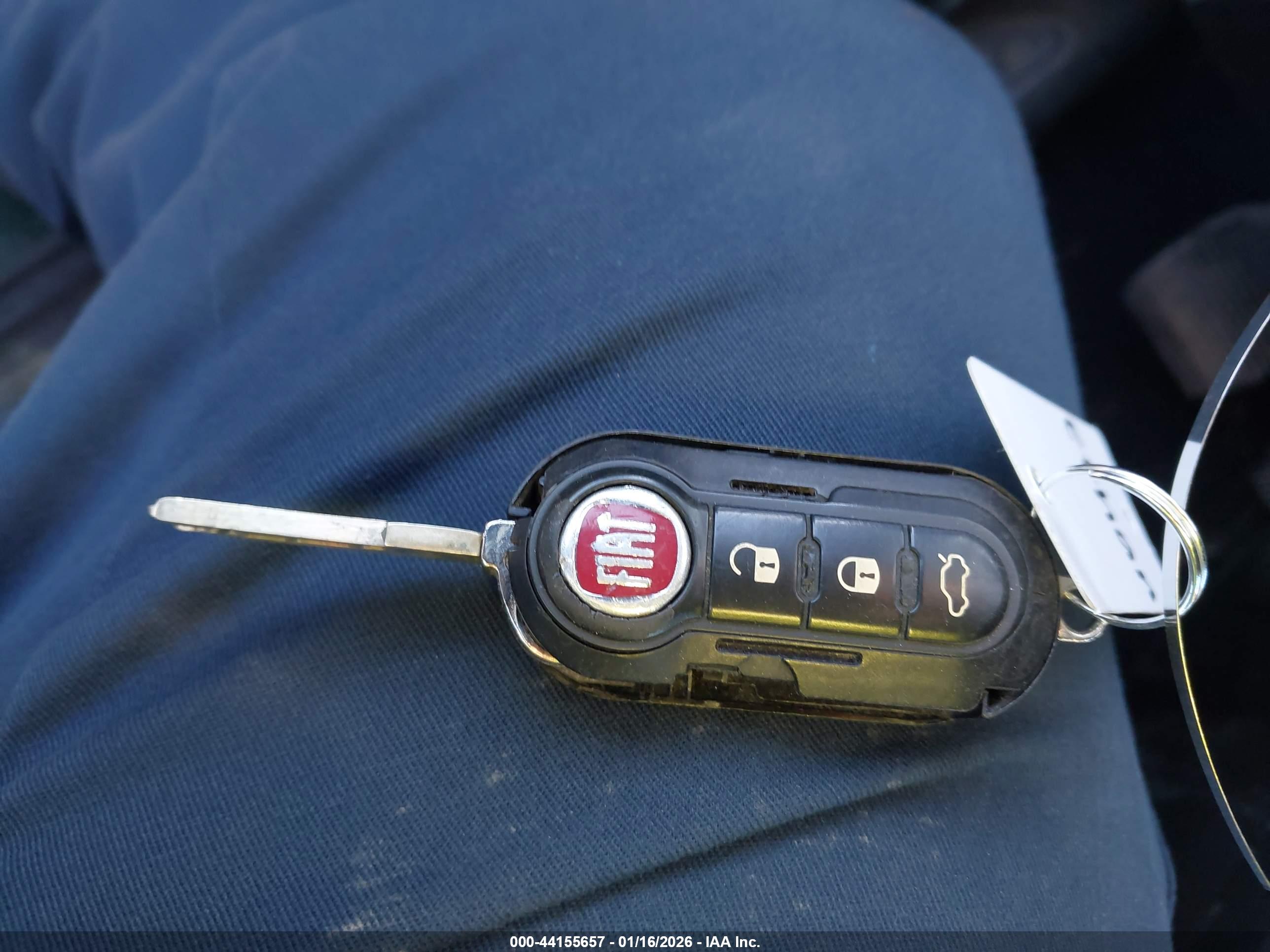FIAT 500L image 11