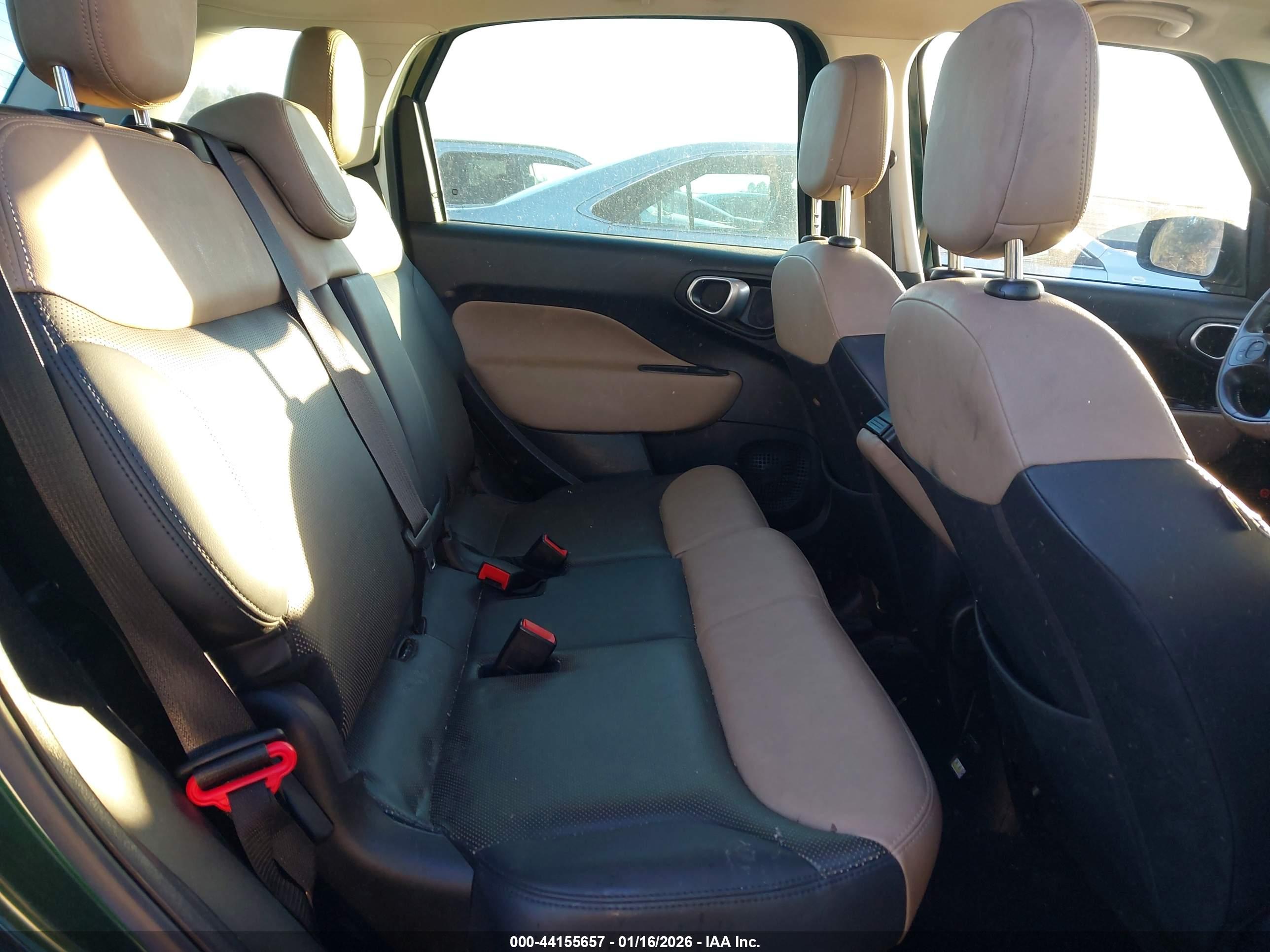 FIAT 500L image 8