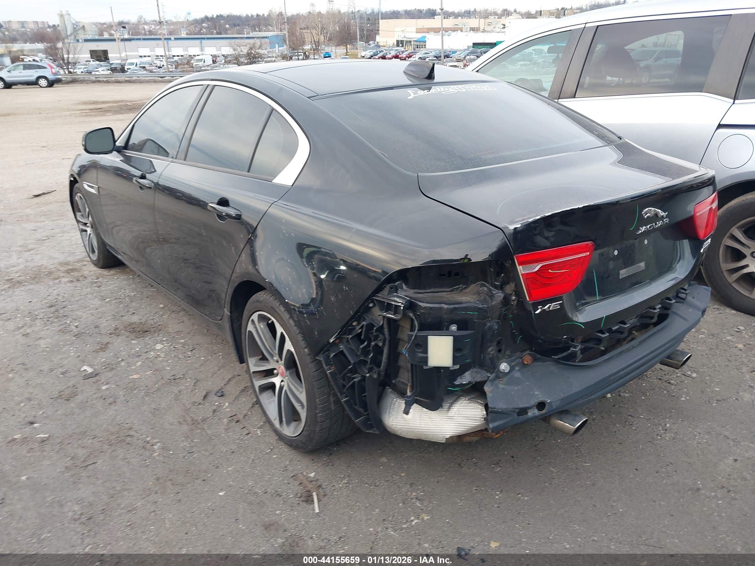 JAGUAR XE image 3