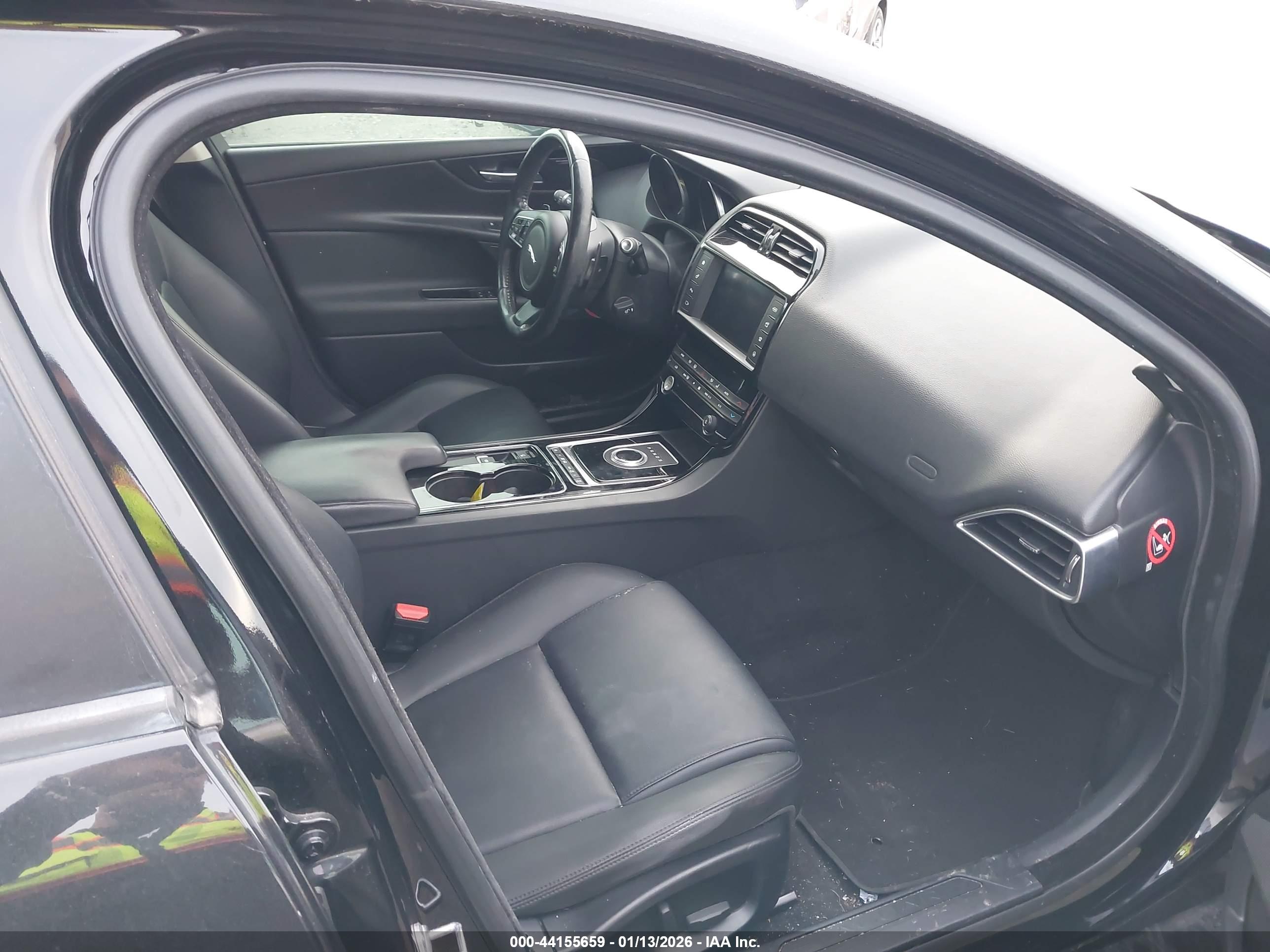 JAGUAR XE image 5