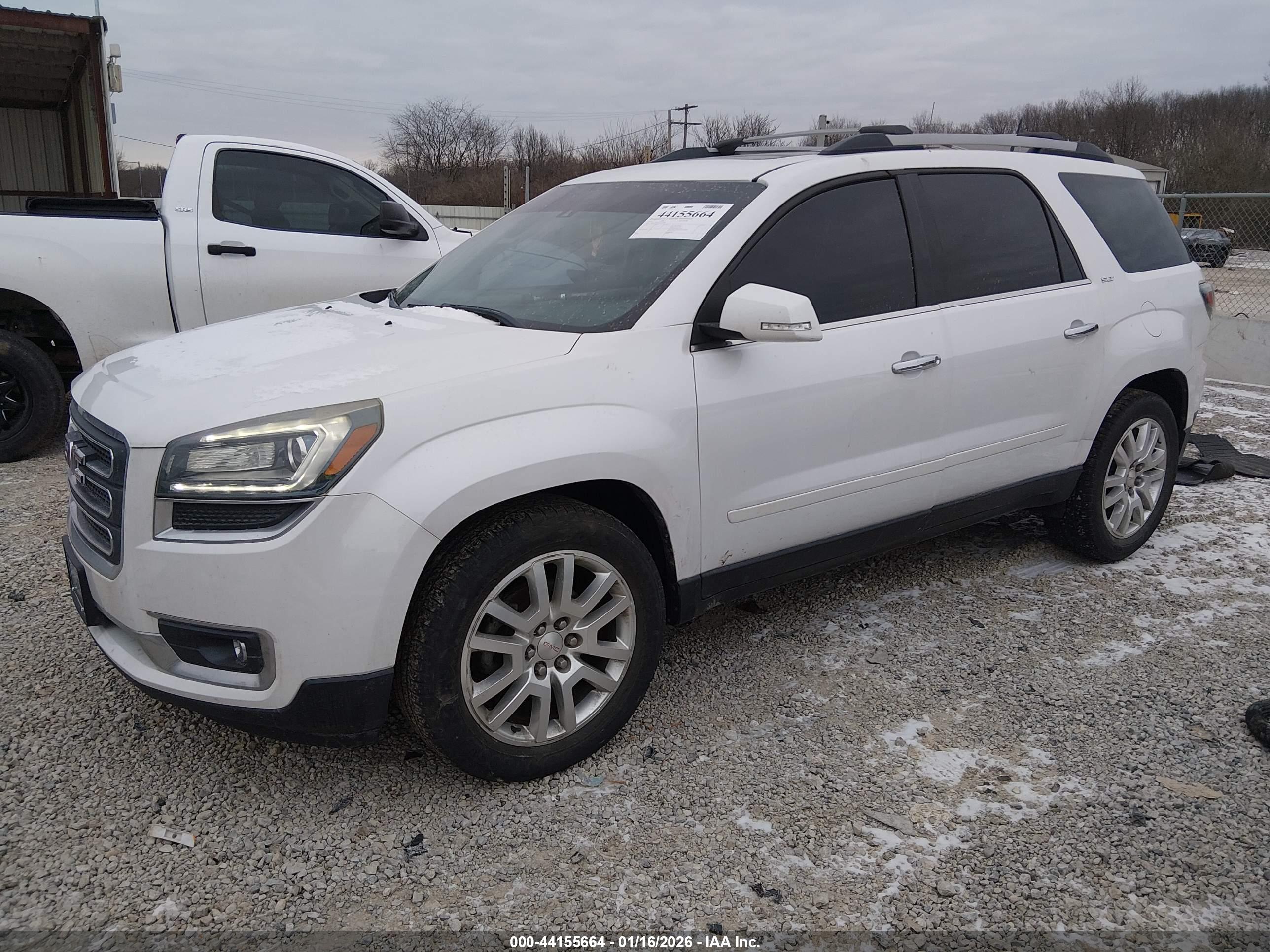 GMC ACADIA image 2