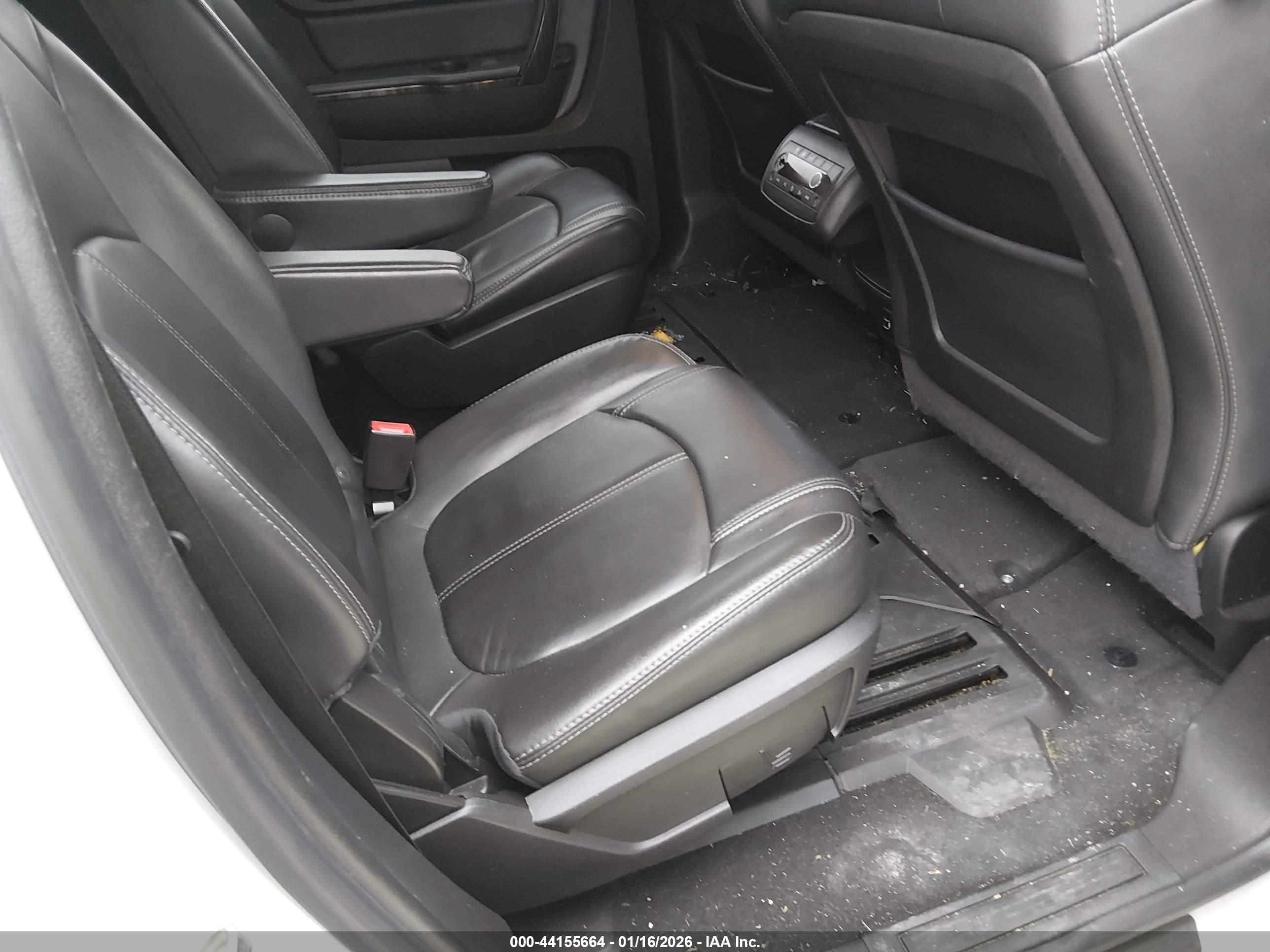 GMC ACADIA image 8