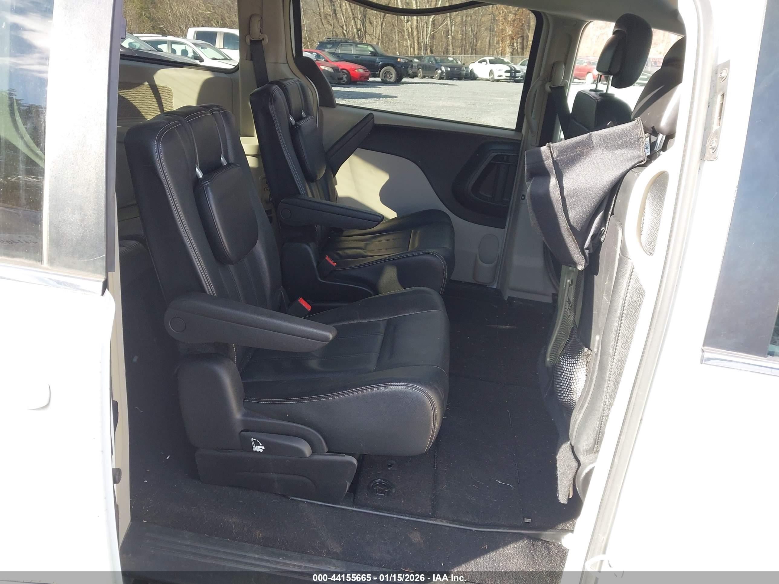 CHRYSLER TOWN image 8