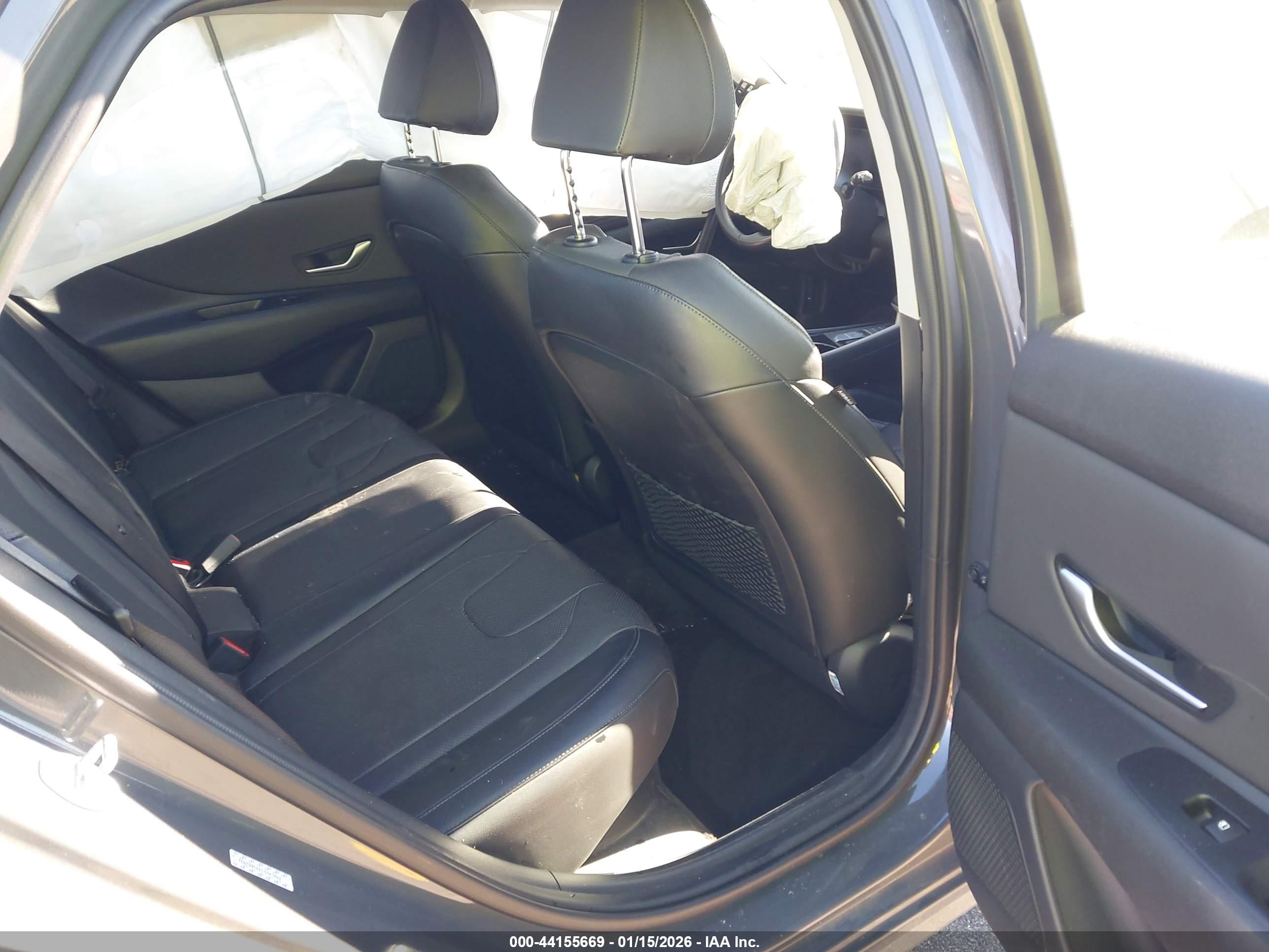 HYUNDAI ELANTRA image 8