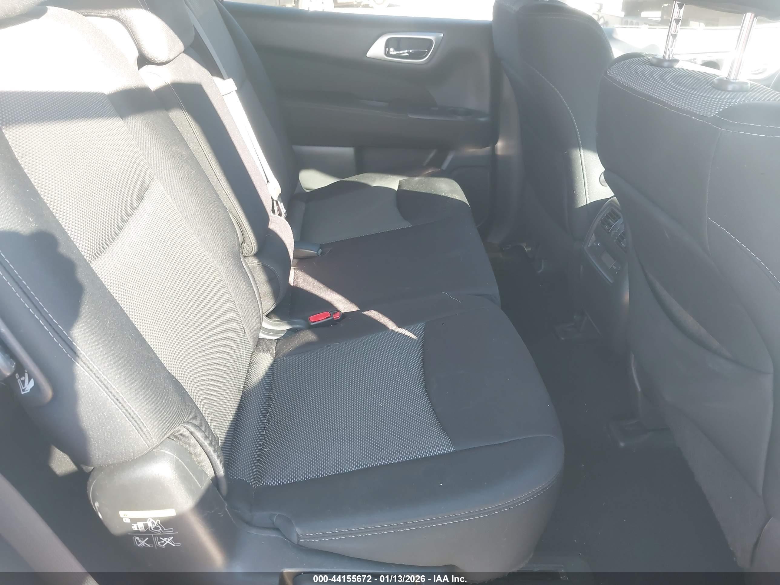 NISSAN PATHFINDER image 8