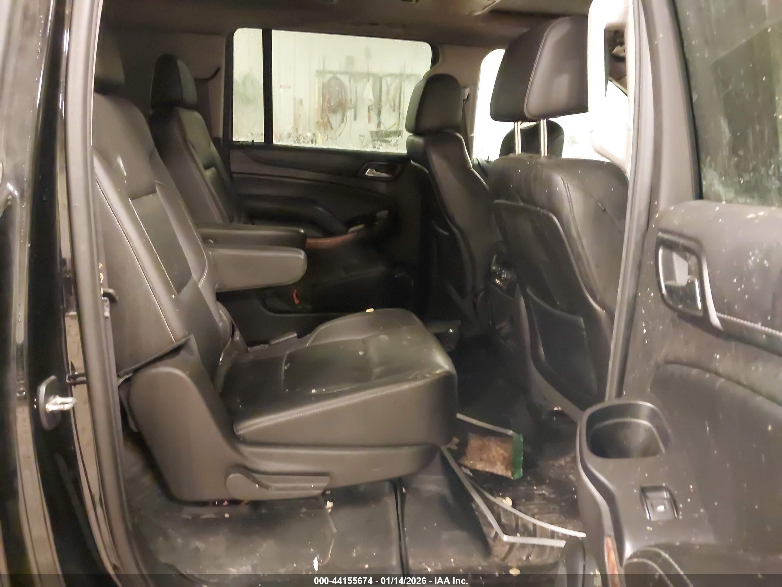 CHEVROLET SUBURBAN image 8