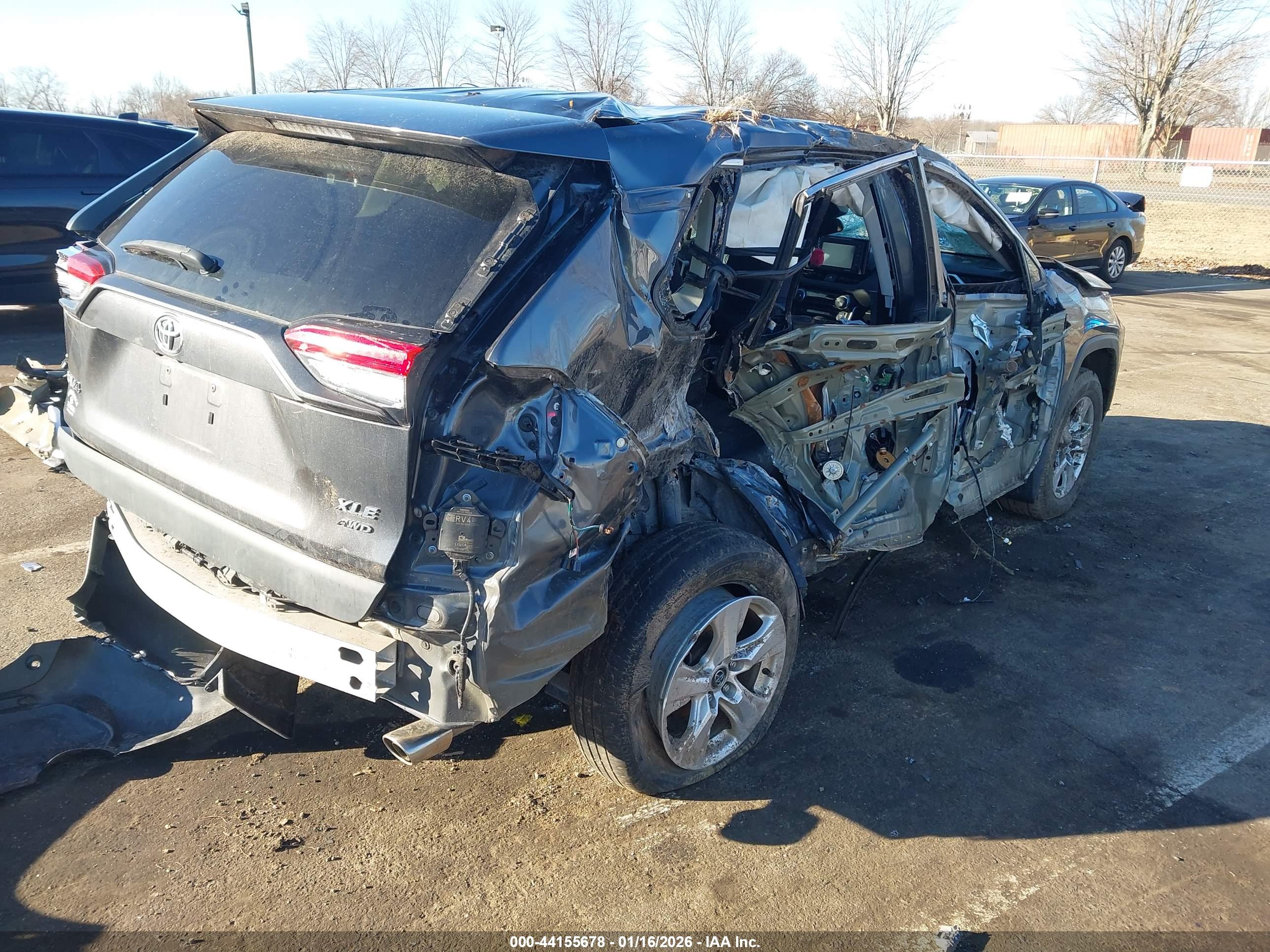 TOYOTA RAV4 image 4