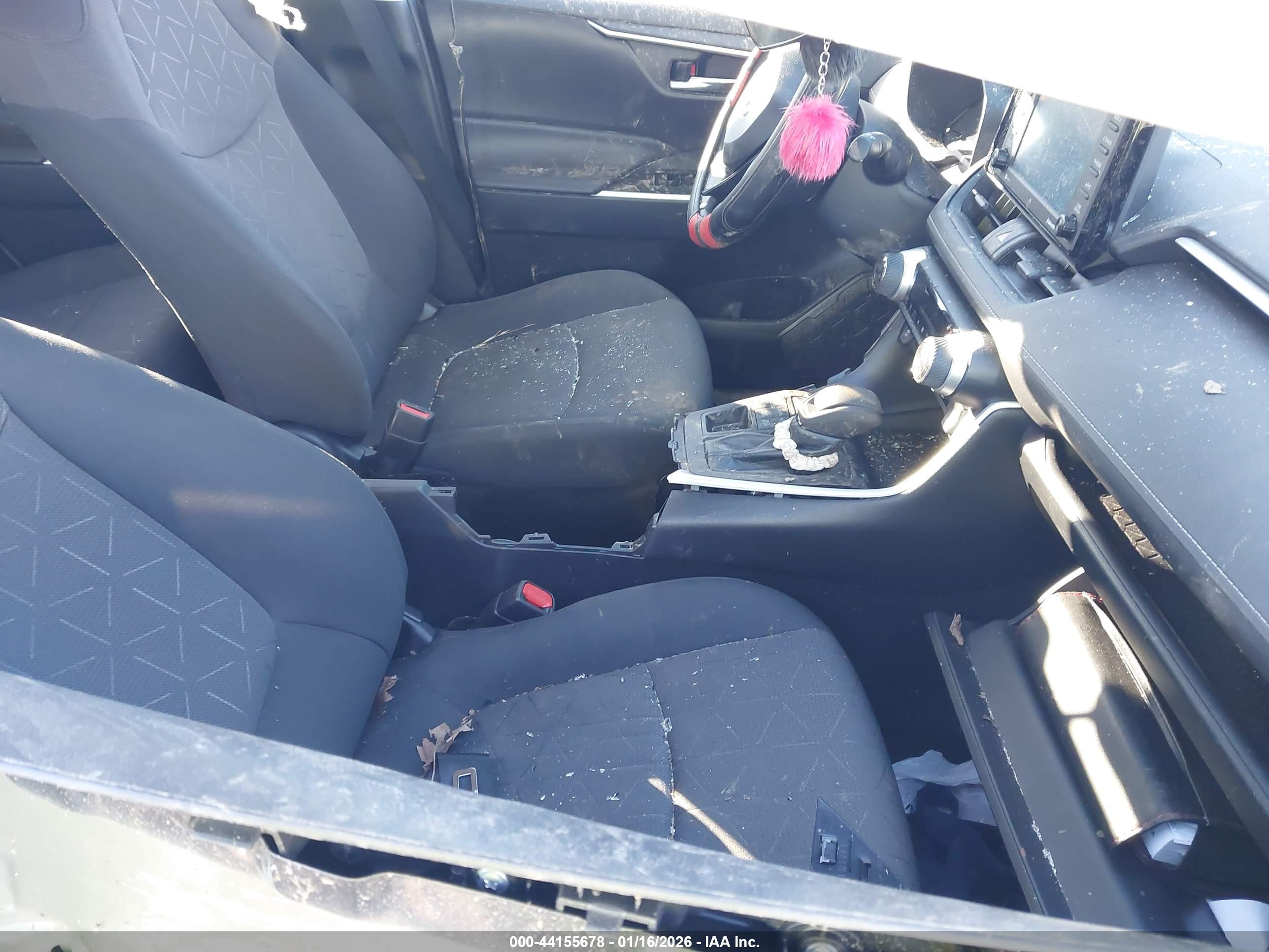 TOYOTA RAV4 image 5