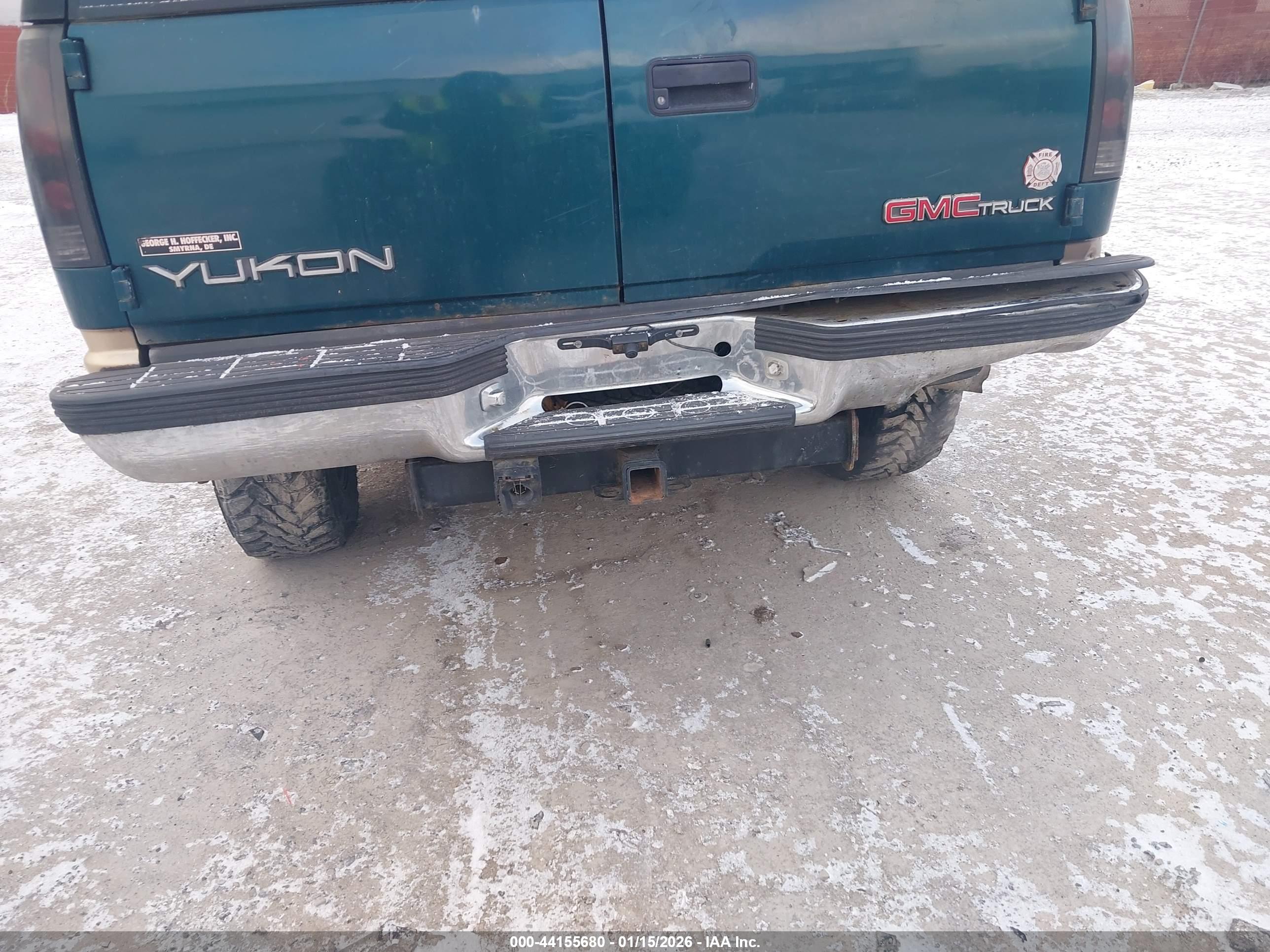 GMC YUKON image 6