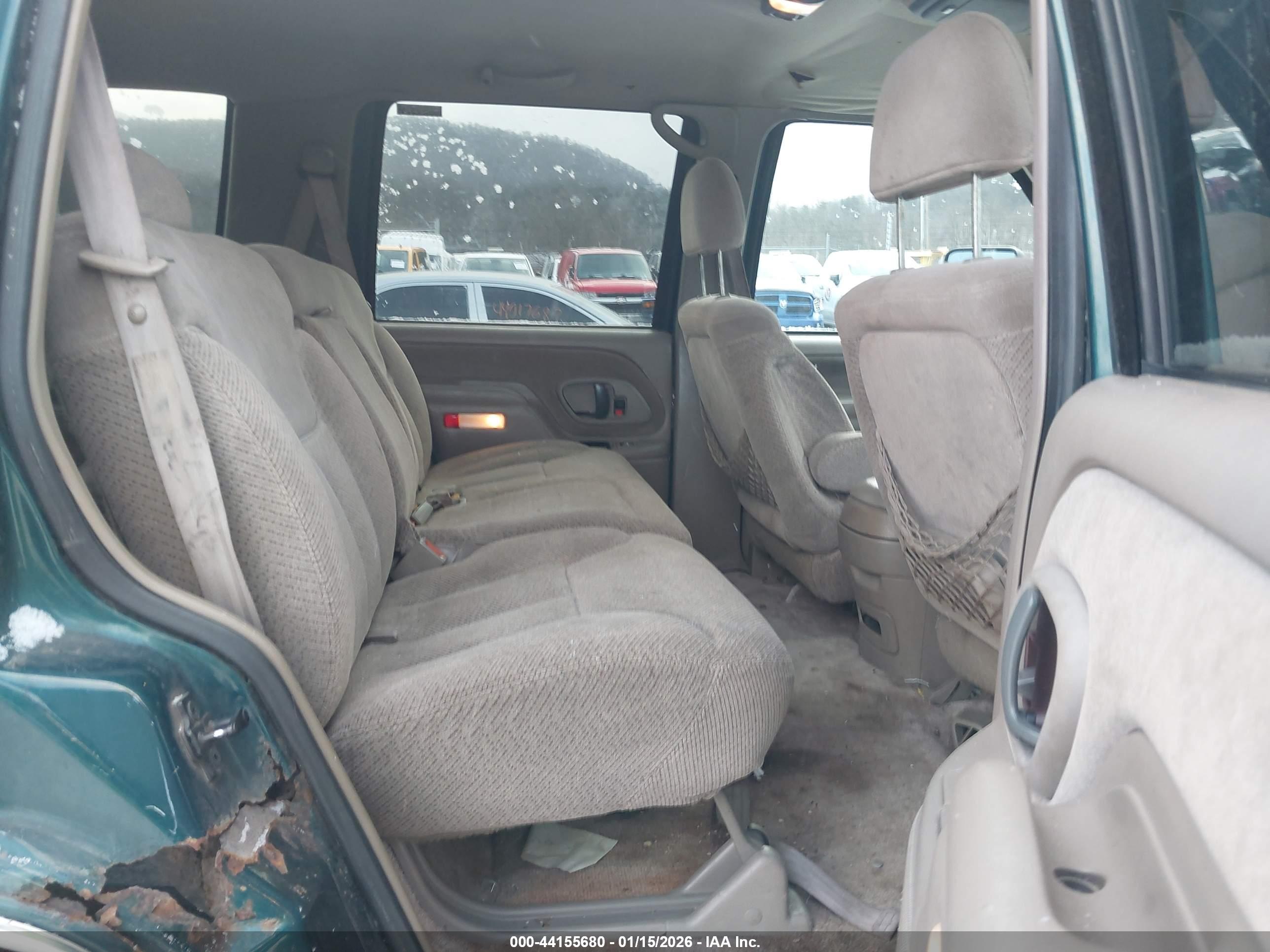 GMC YUKON image 8