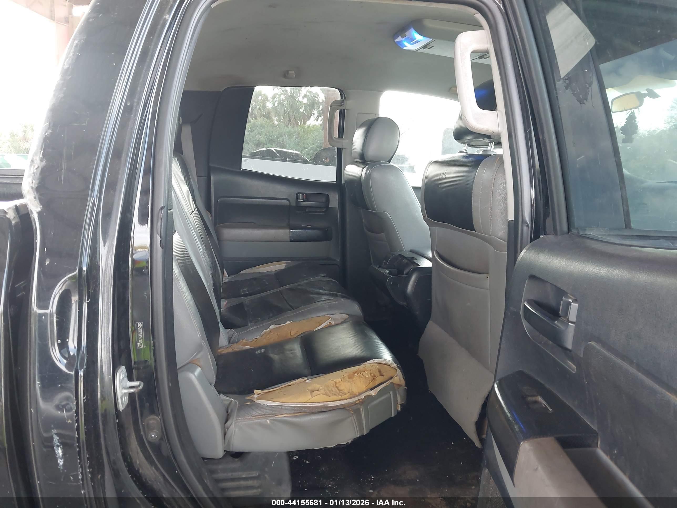 TOYOTA TUNDRA image 8