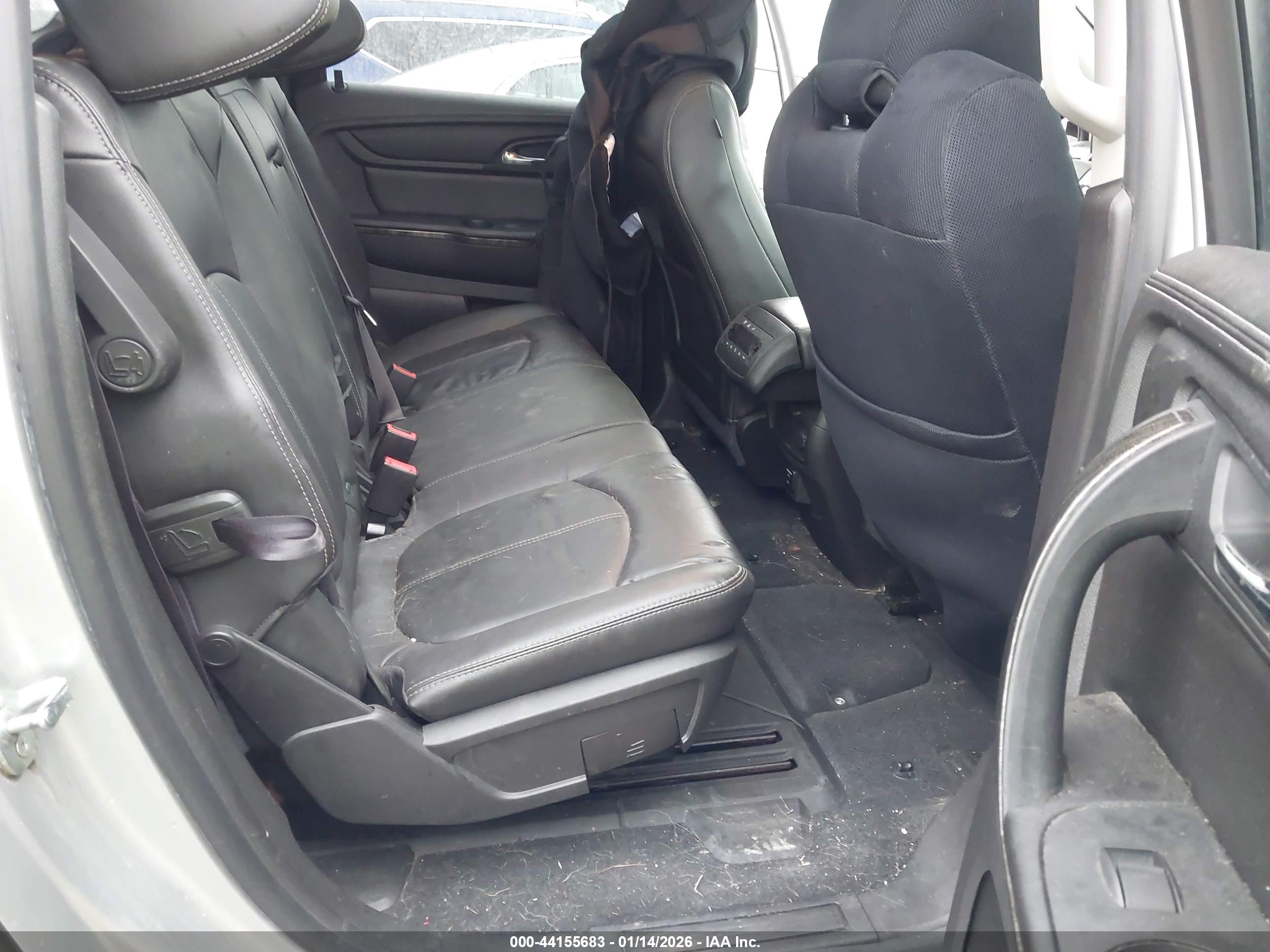 GMC ACADIA image 8