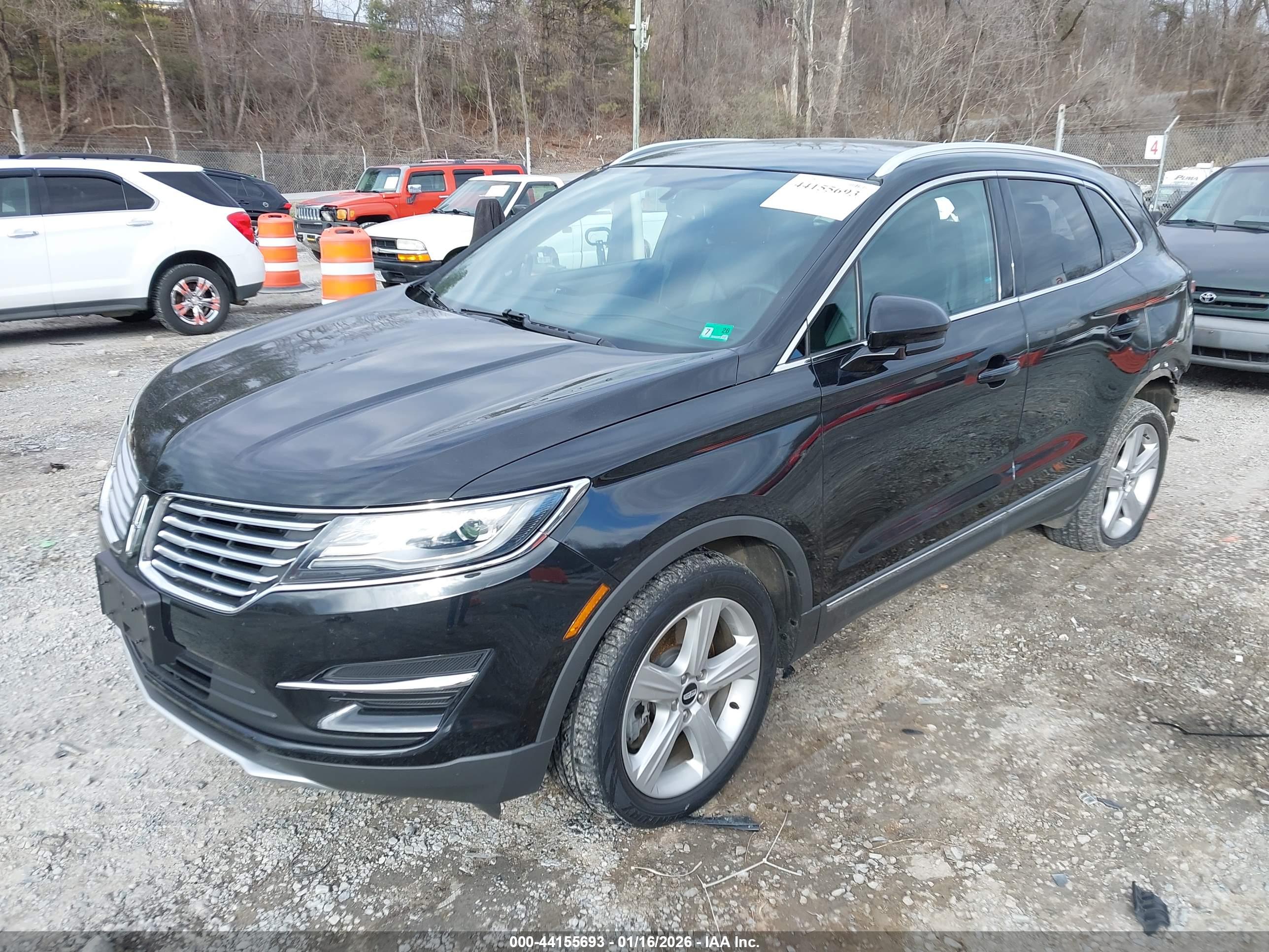 LINCOLN MKC image 2