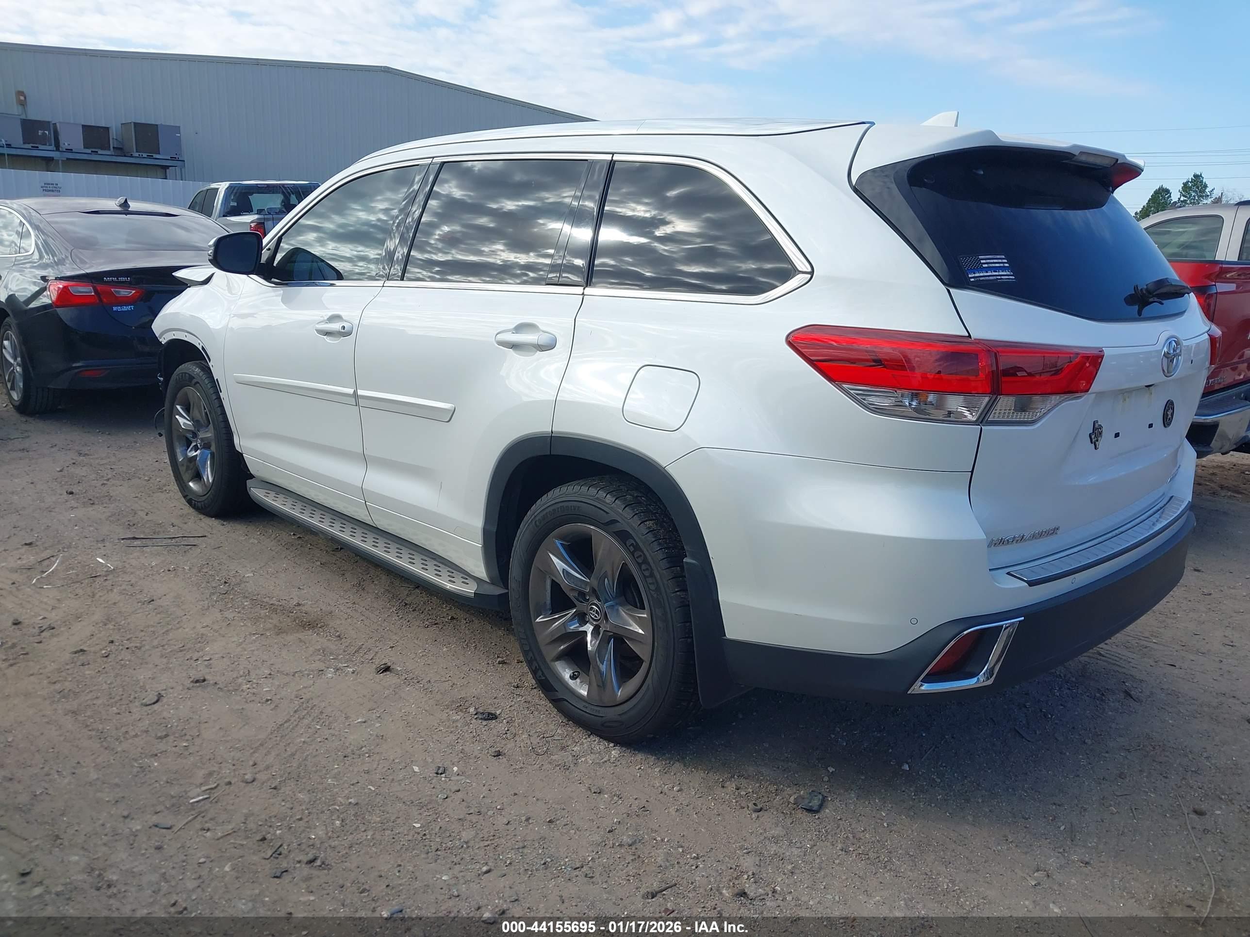 TOYOTA HIGHLANDER image 3