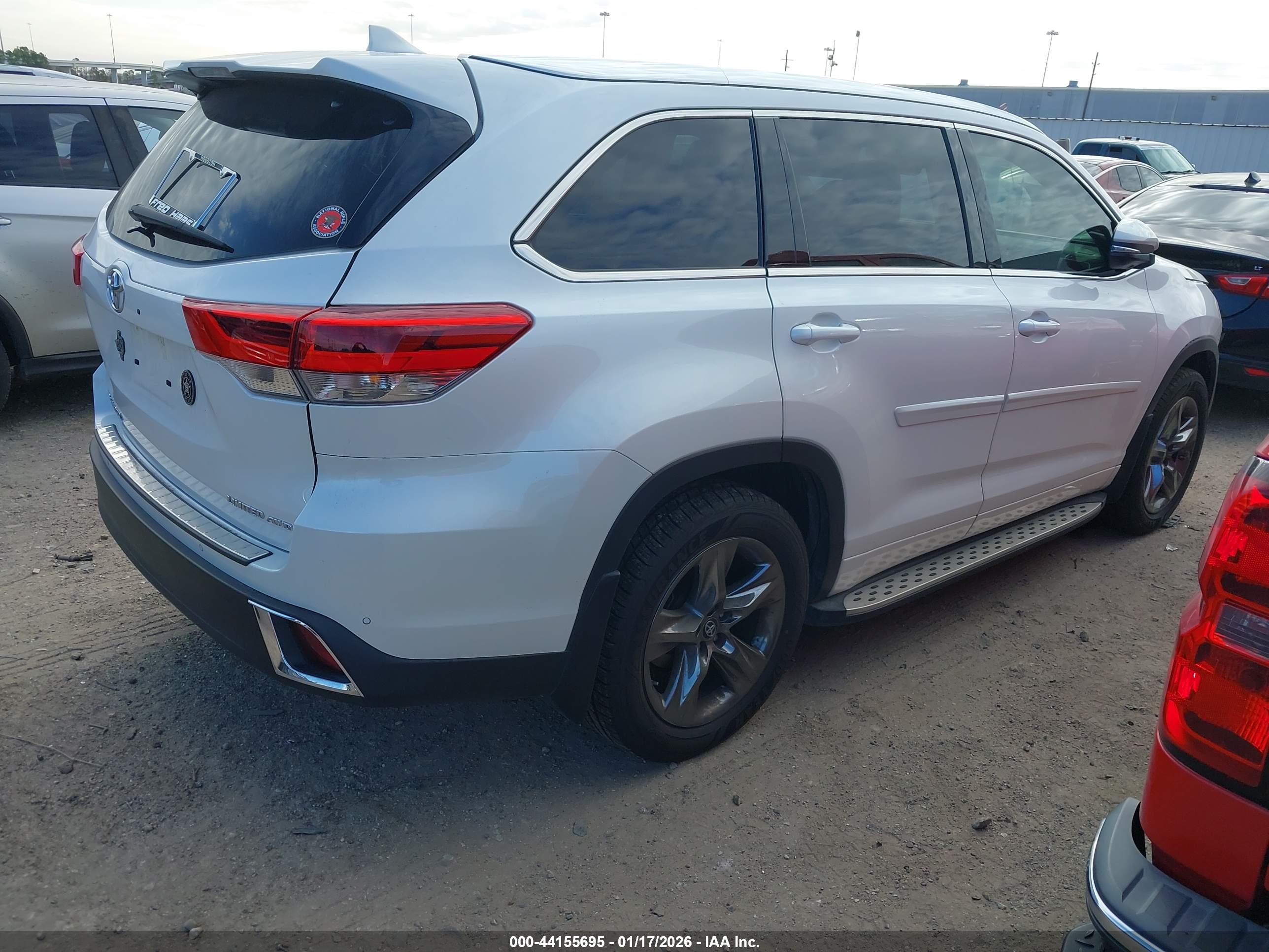 TOYOTA HIGHLANDER image 4
