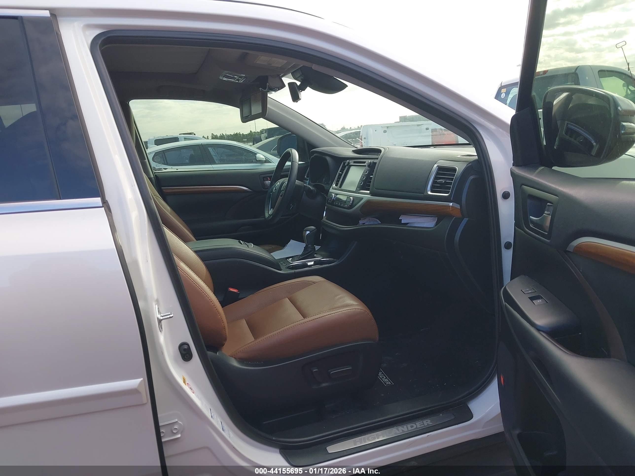 TOYOTA HIGHLANDER image 5