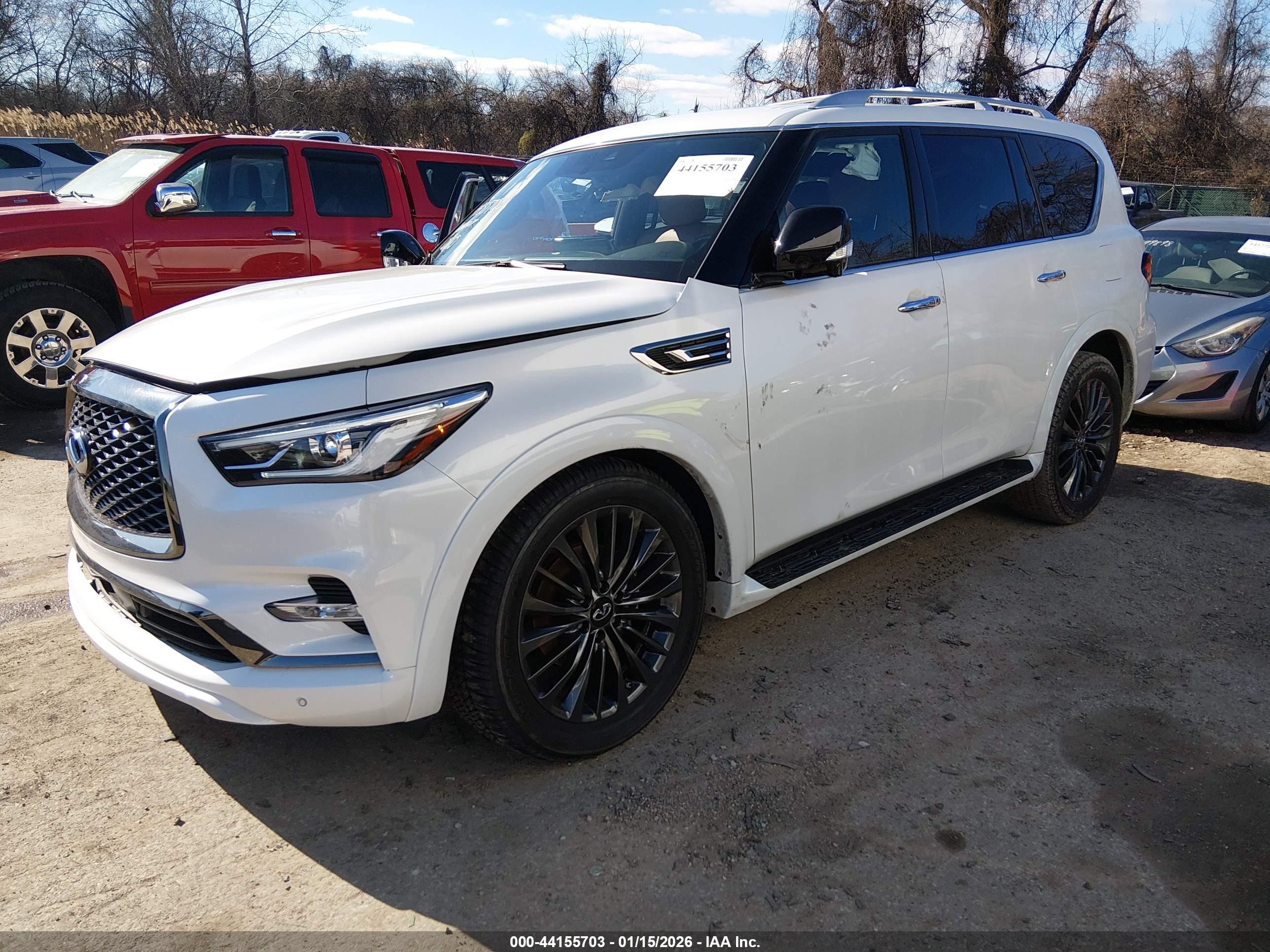 INFINITI QX80 image 2