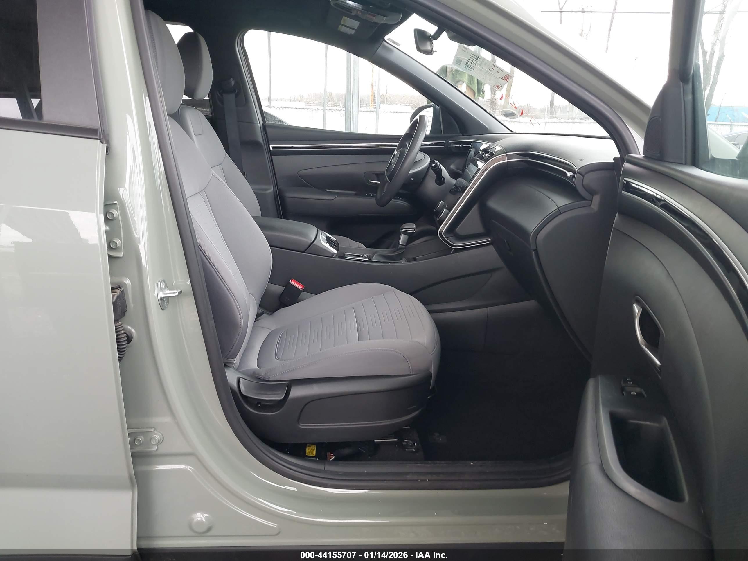 HYUNDAI SANTA image 5