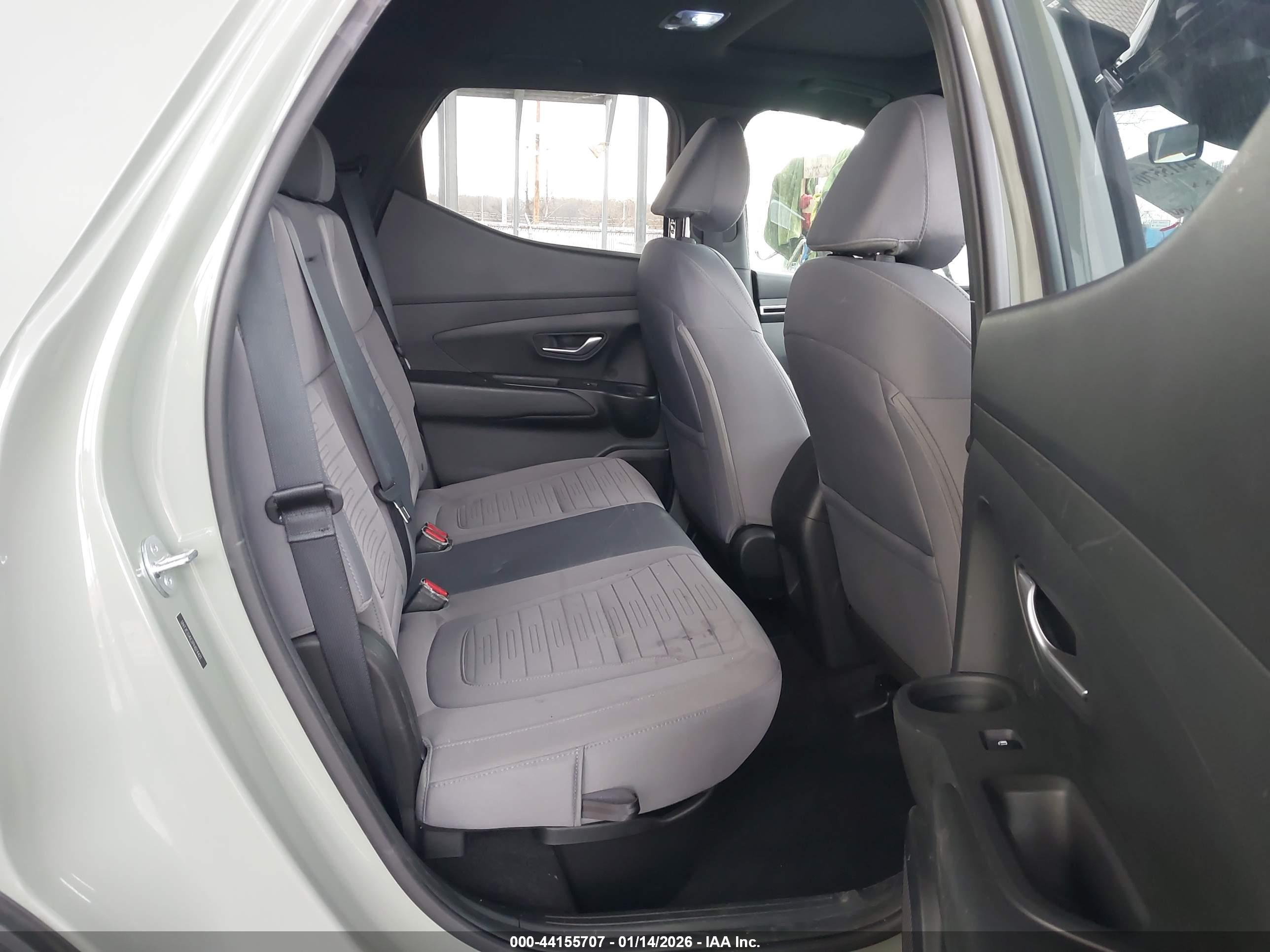 HYUNDAI SANTA image 8