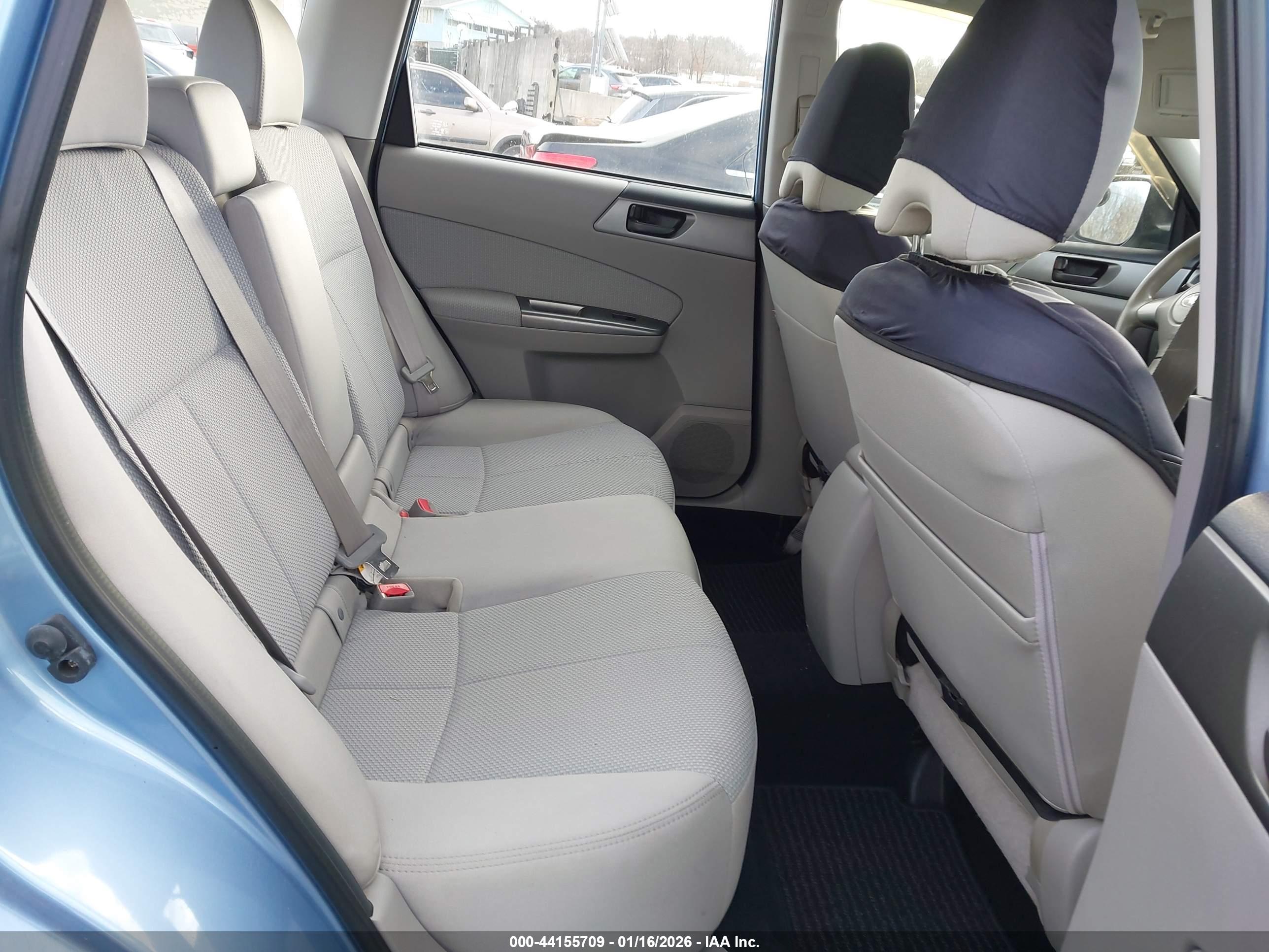 SUBARU FORESTER image 8