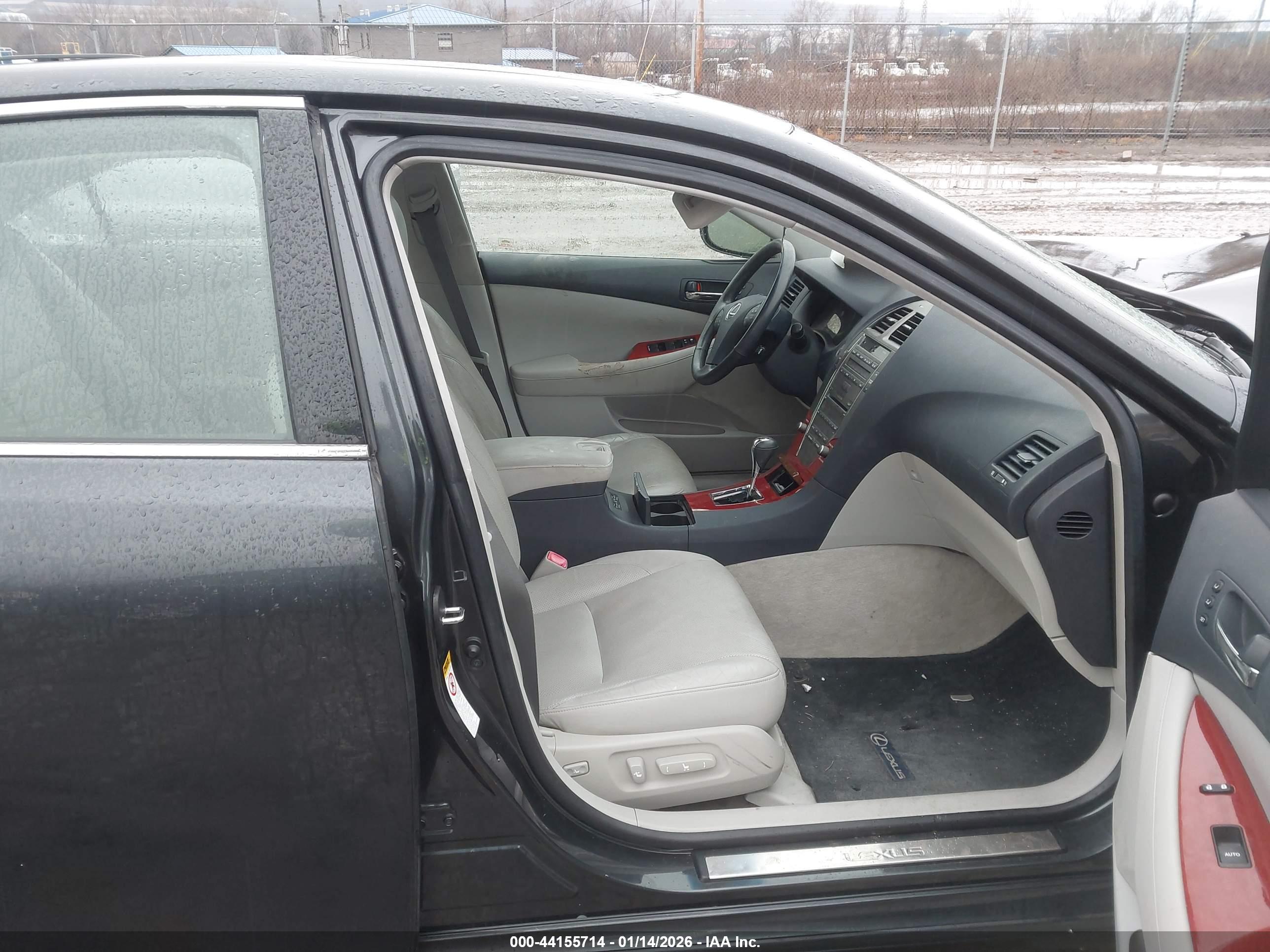LEXUS ES image 5