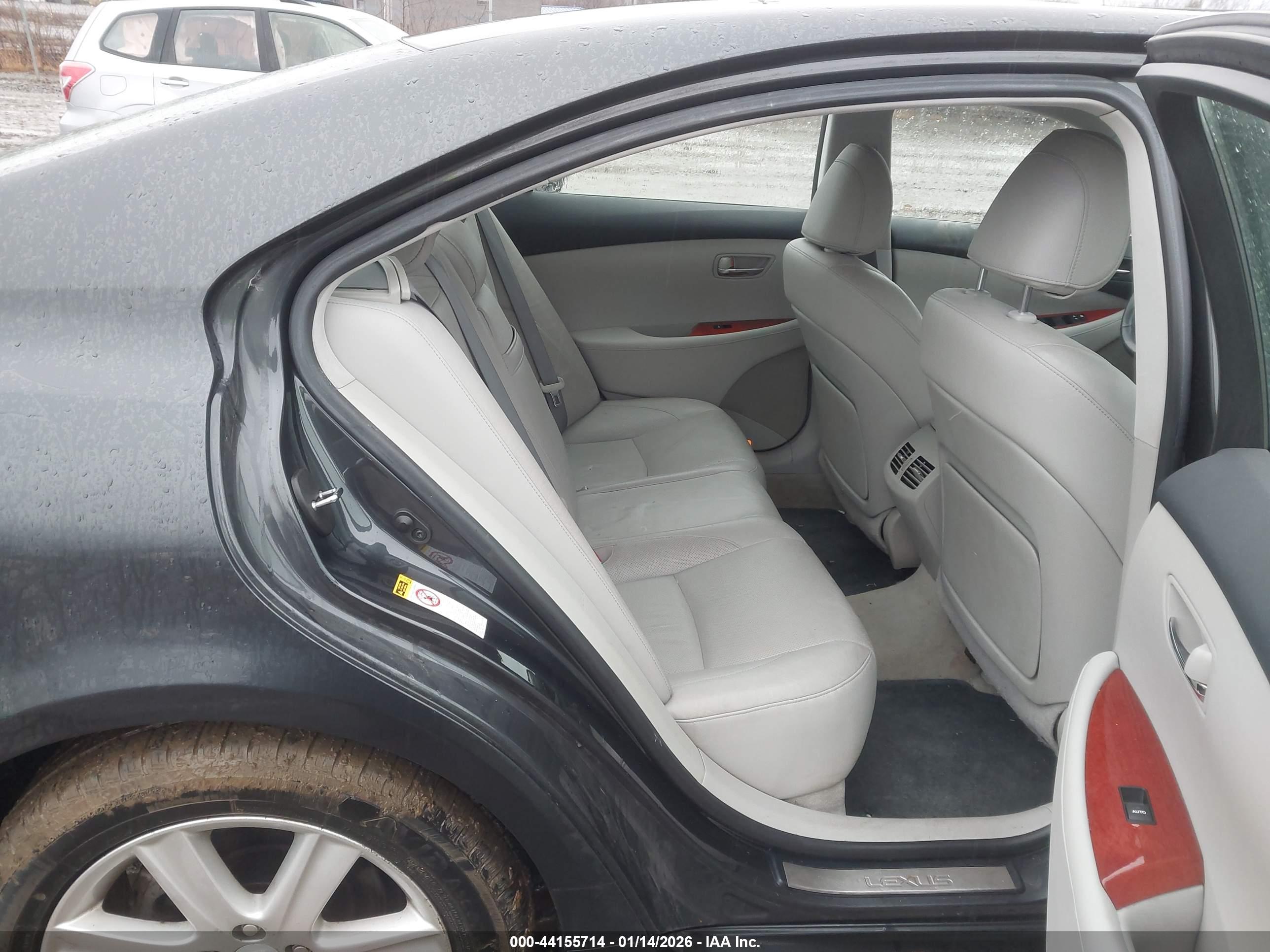 LEXUS ES image 8
