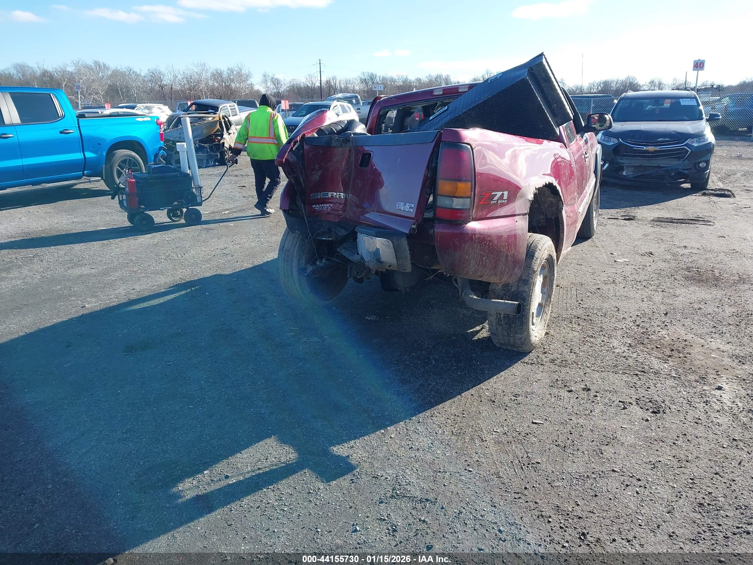 GMC SIERRA image 4