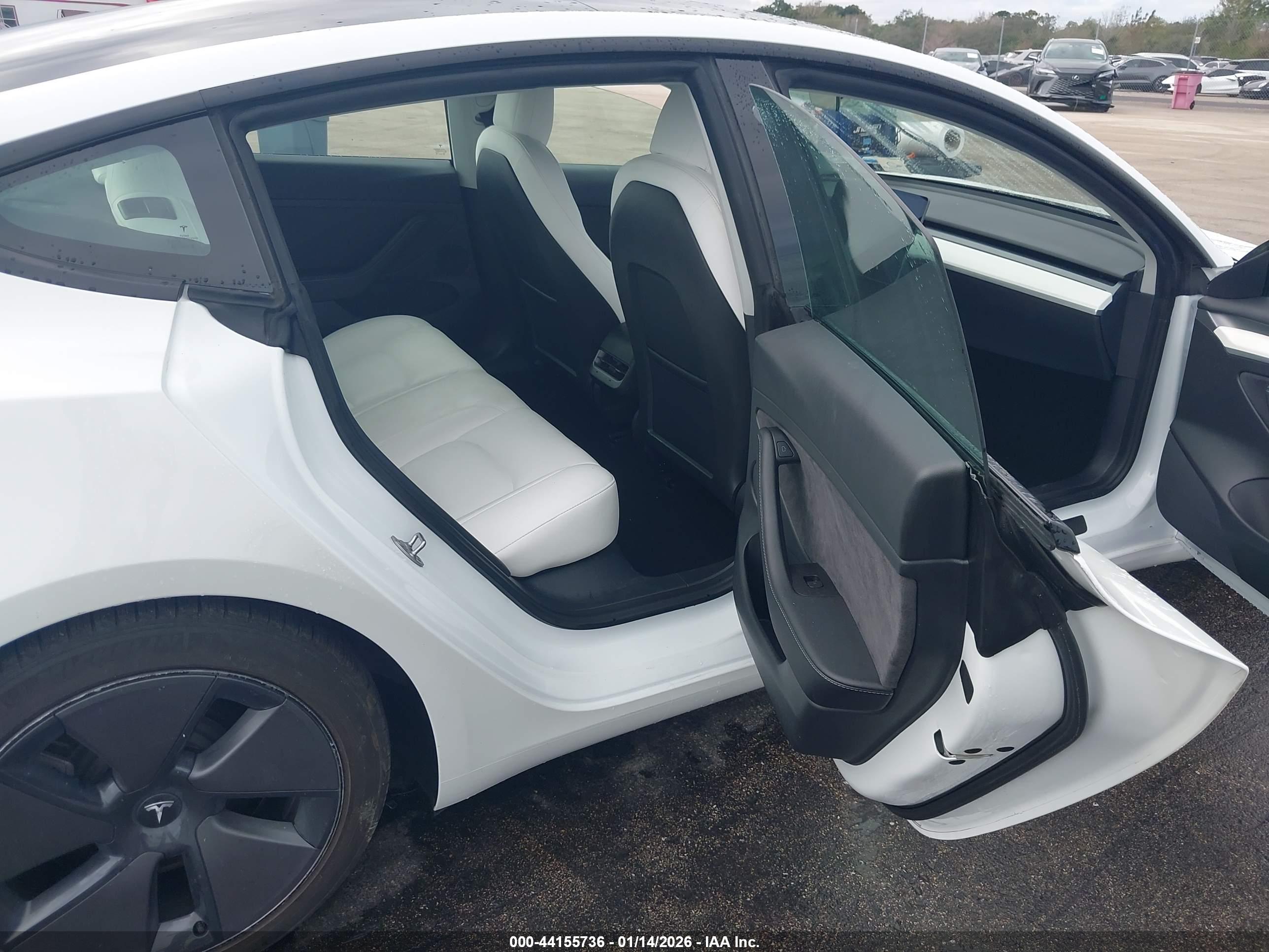 TESLA MODEL image 8