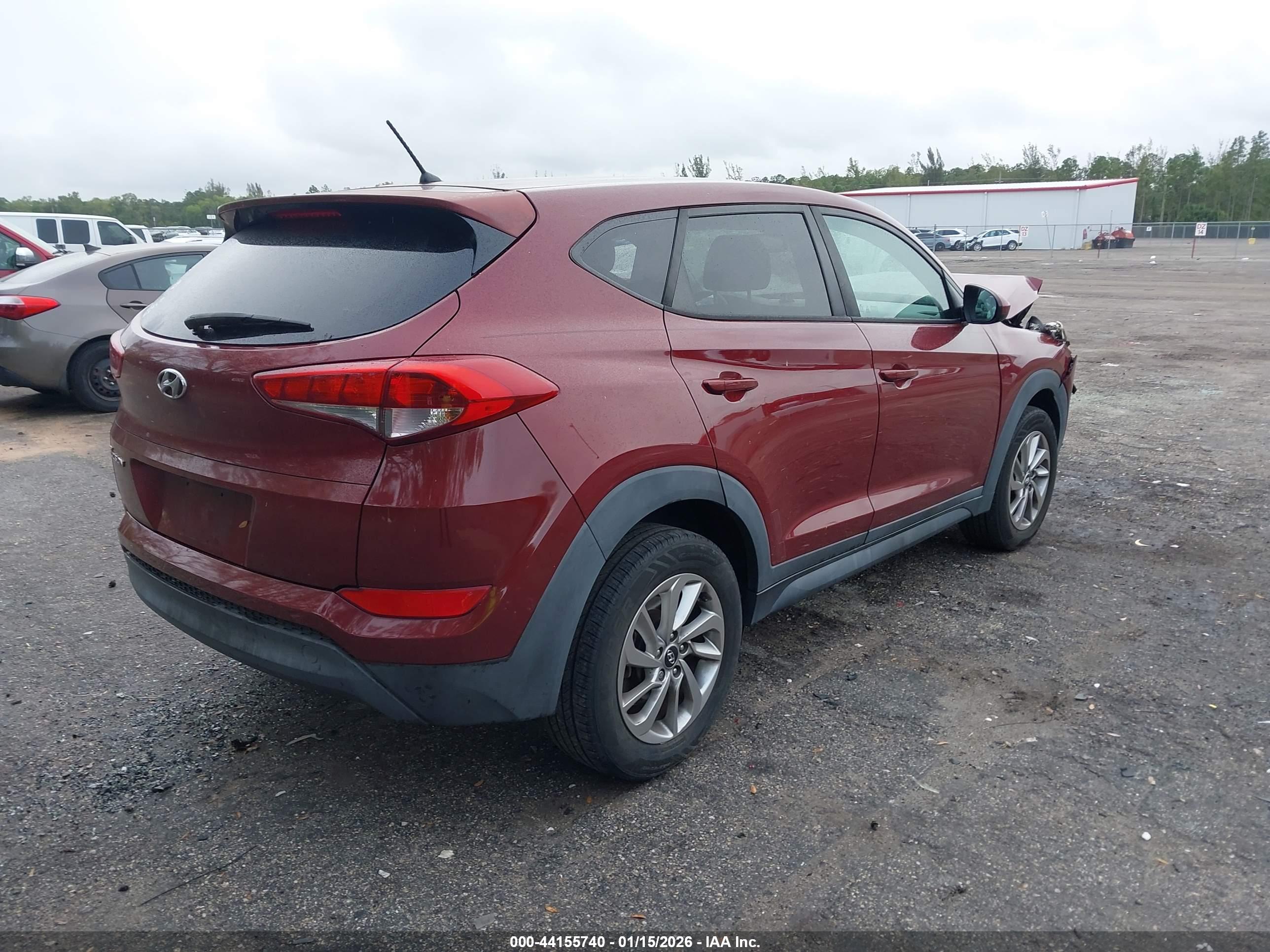 HYUNDAI TUCSON image 4