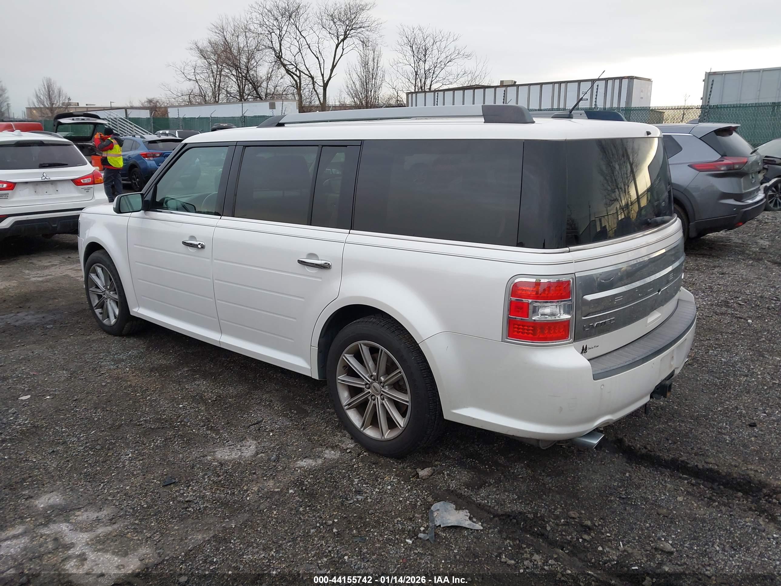 FORD FLEX image 3