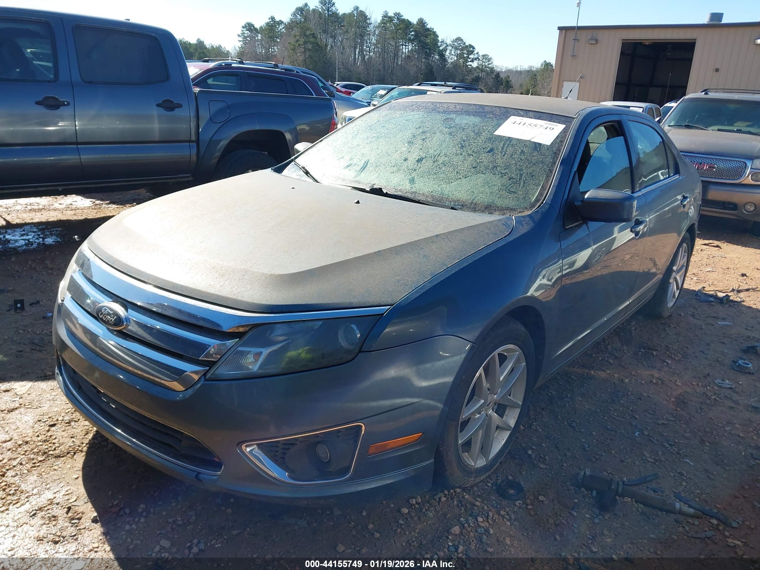 FORD FUSION image 2