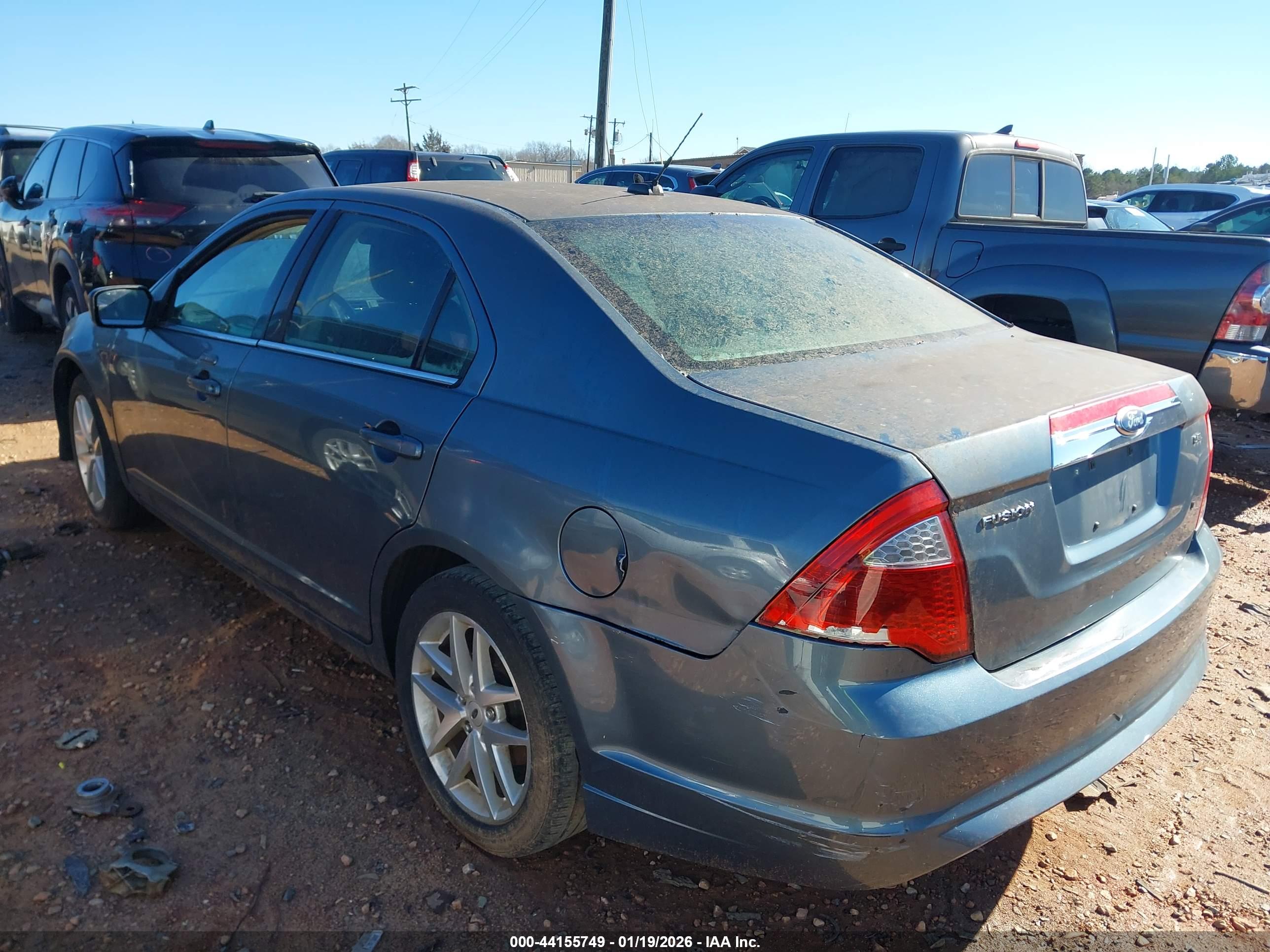 FORD FUSION image 3