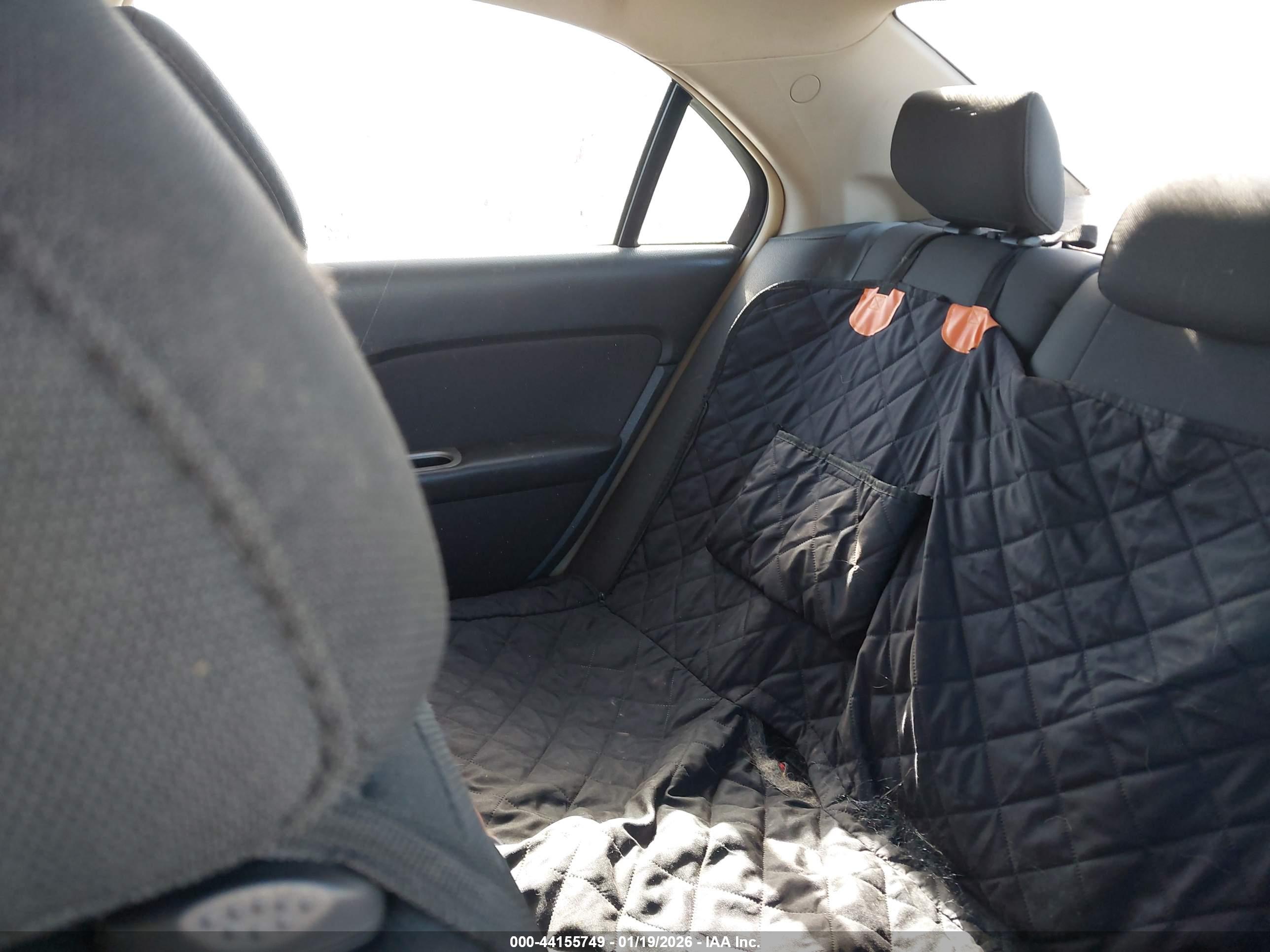 FORD FUSION image 8