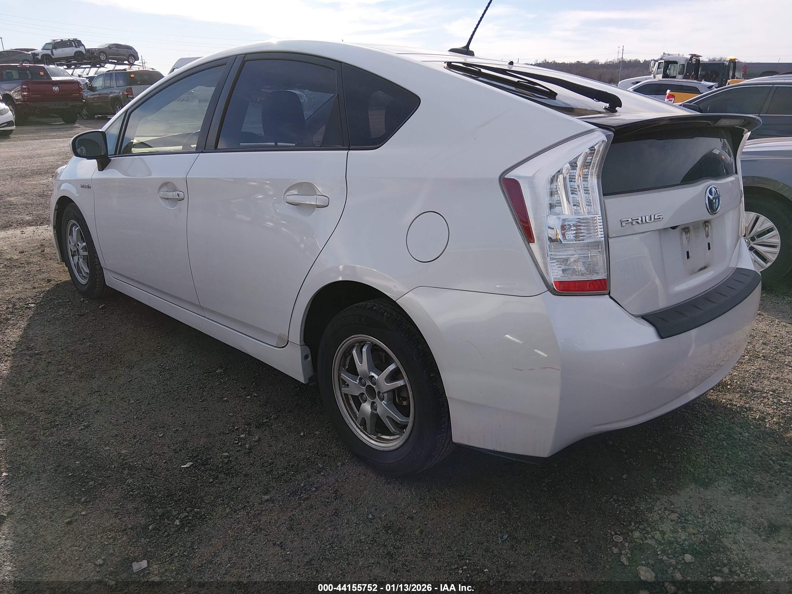 TOYOTA PRIUS image 3
