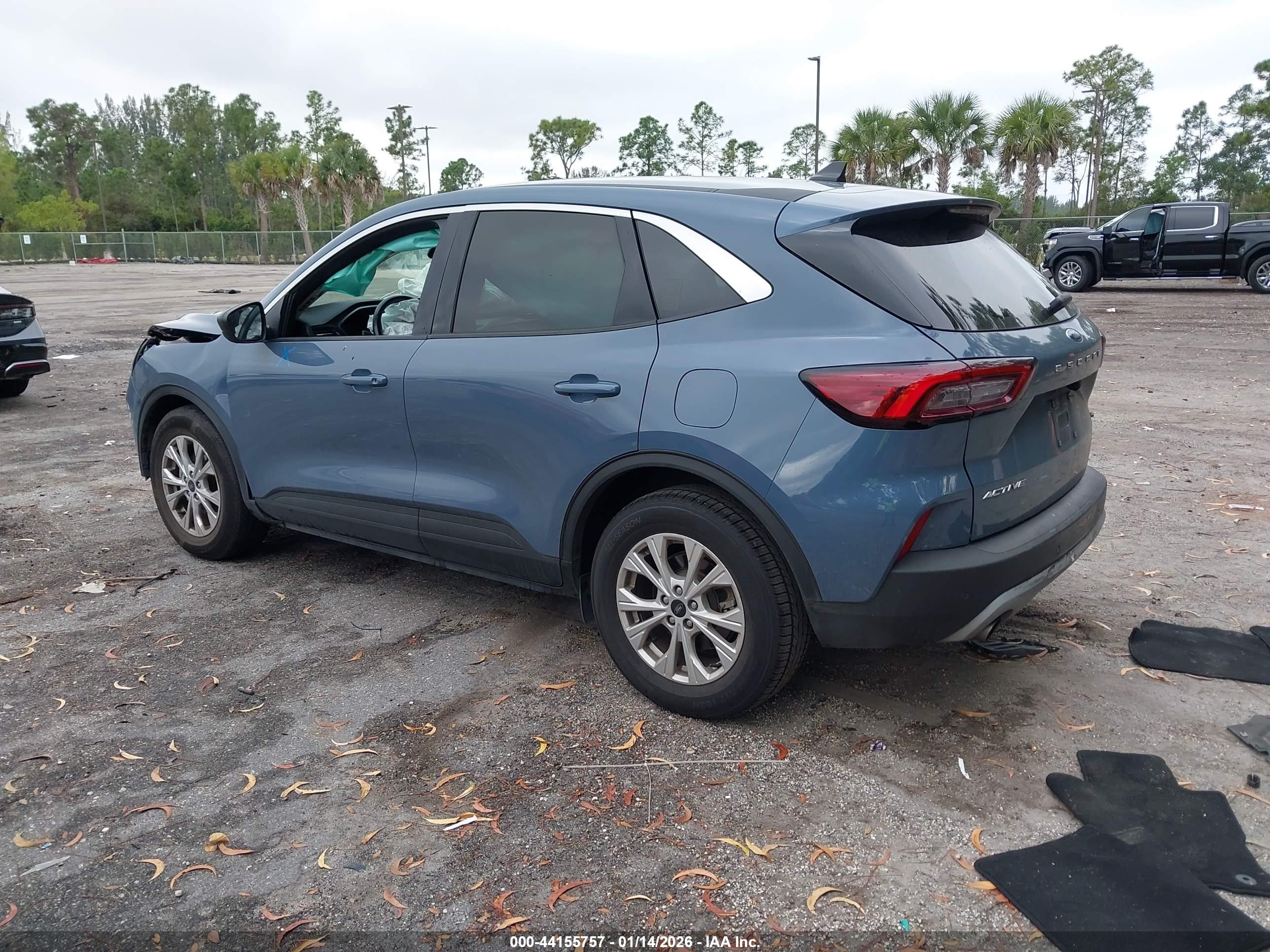 FORD ESCAPE image 3