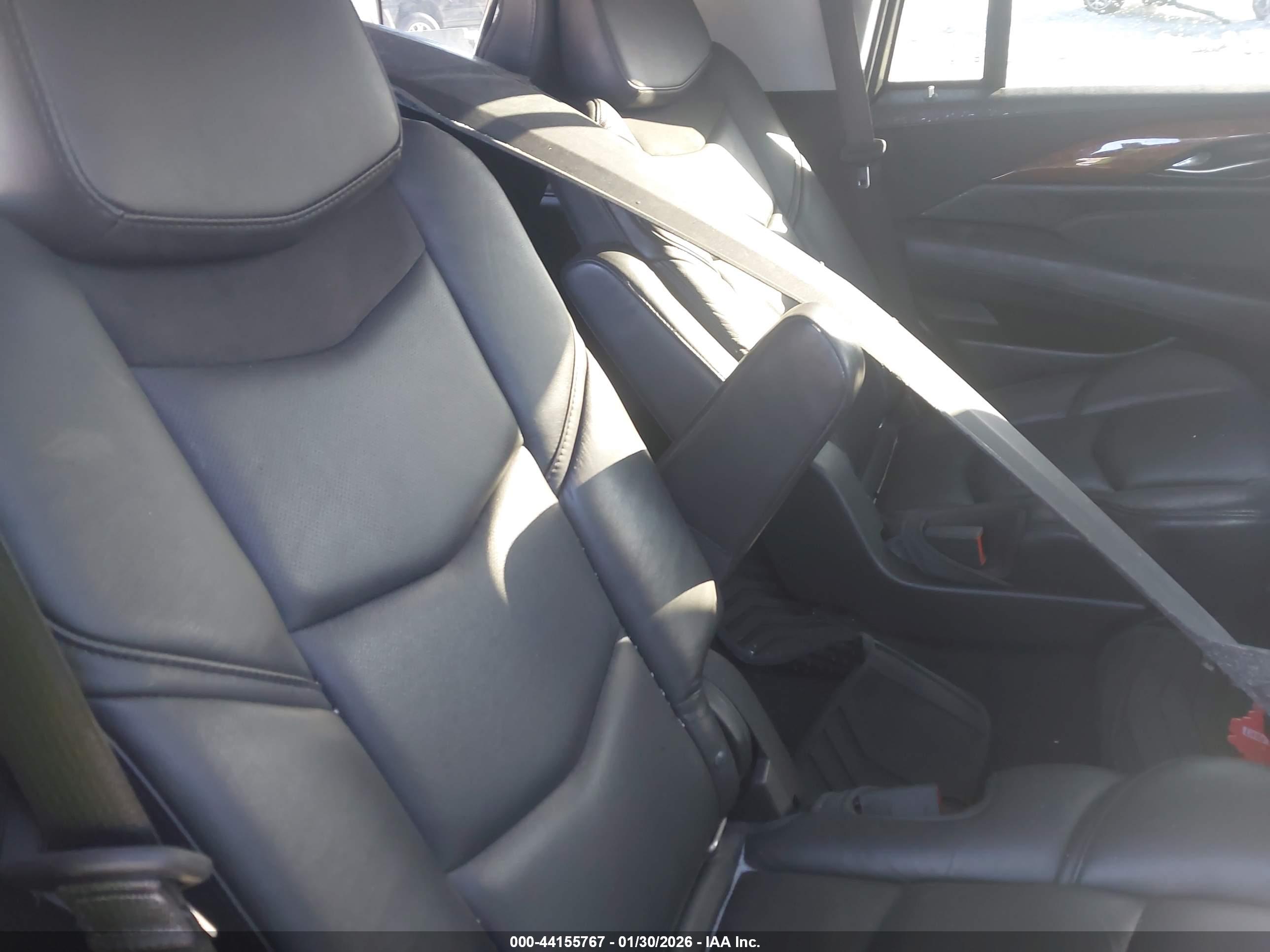CADILLAC ESCALADE image 8