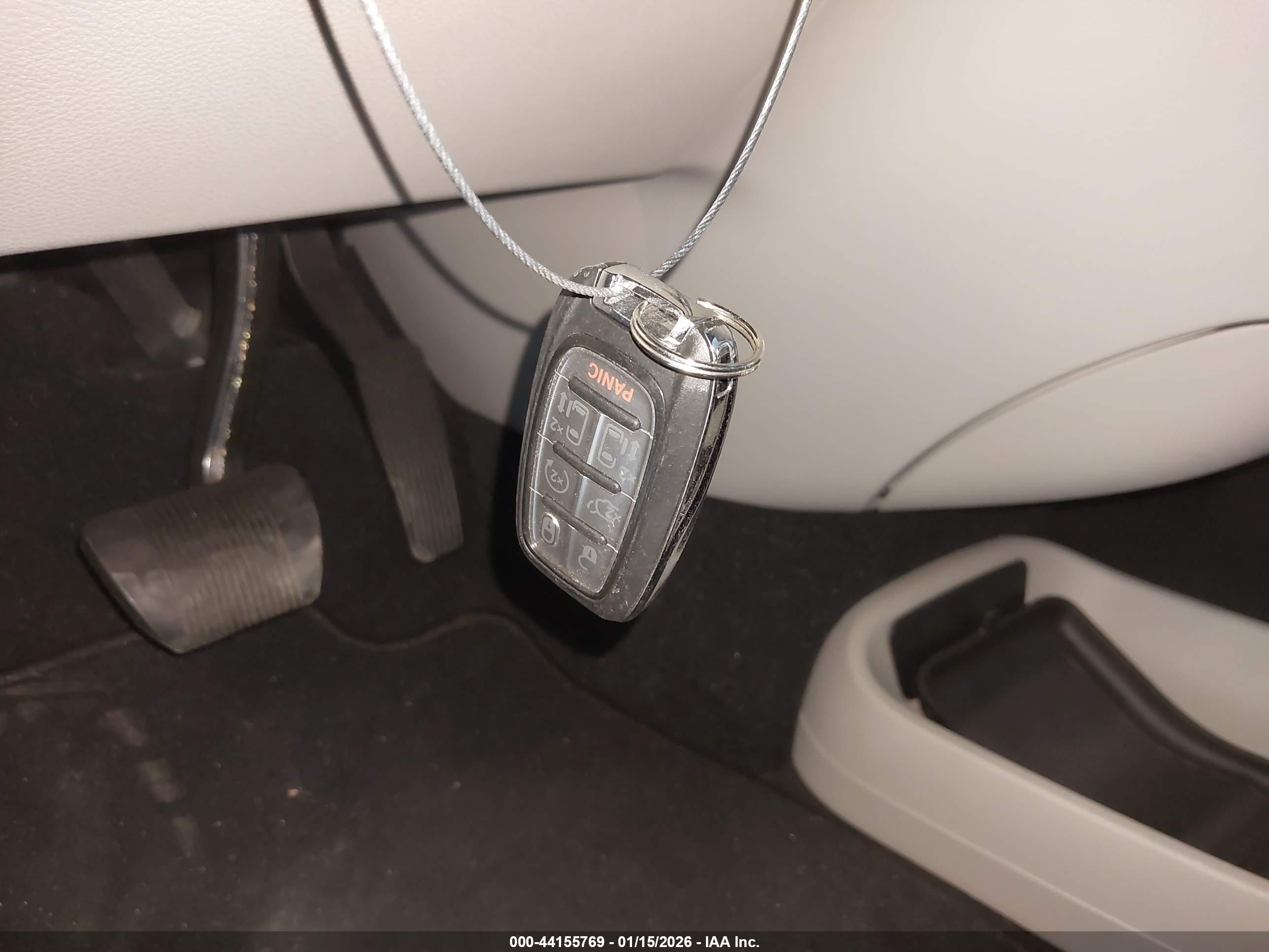 CHRYSLER PACIFICA image 11